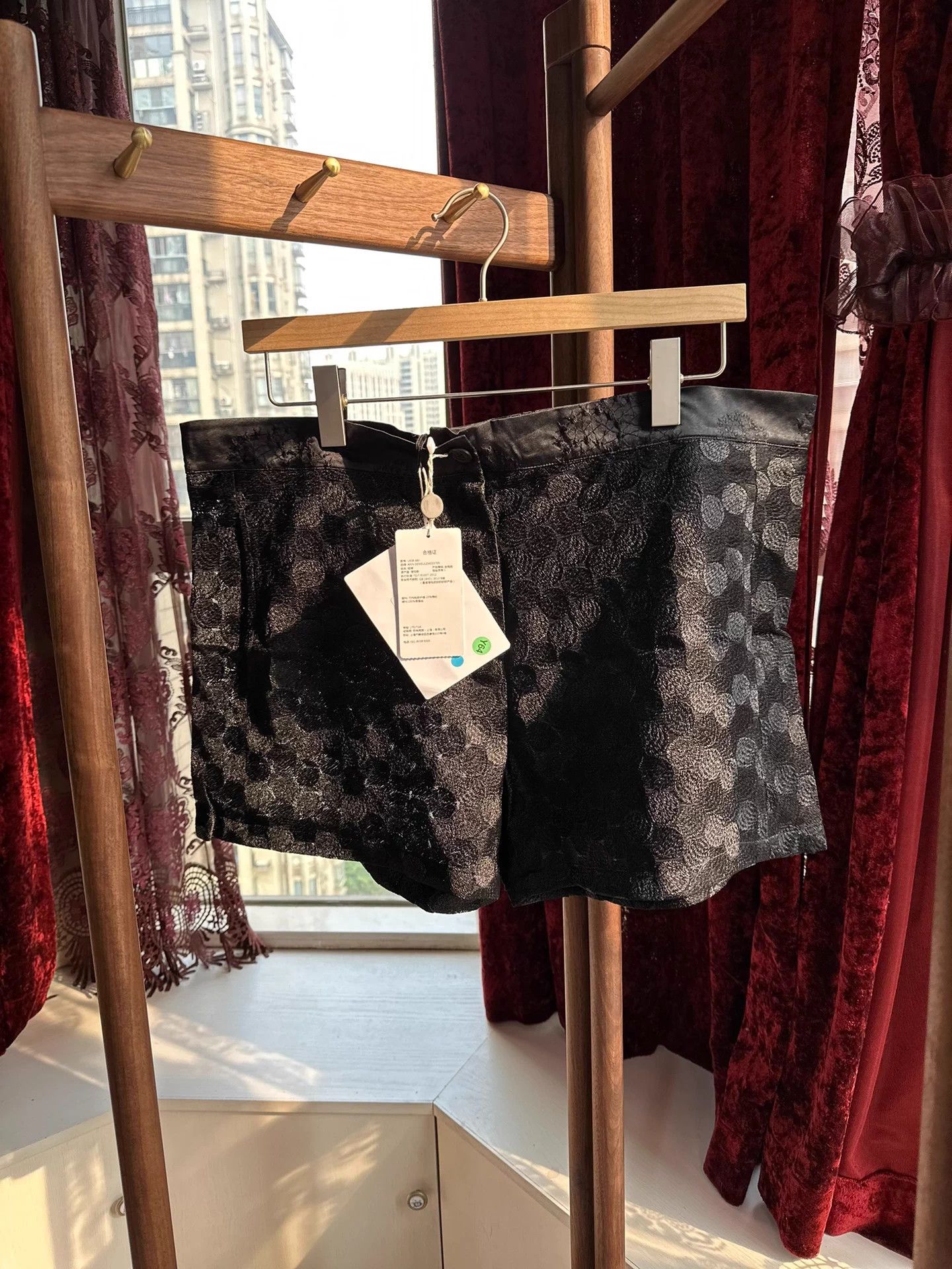 Ann Demeulemeester ann demeulemeester embroidered shorts Size 27" / US 4 / IT 40 - 1 Thumbnail