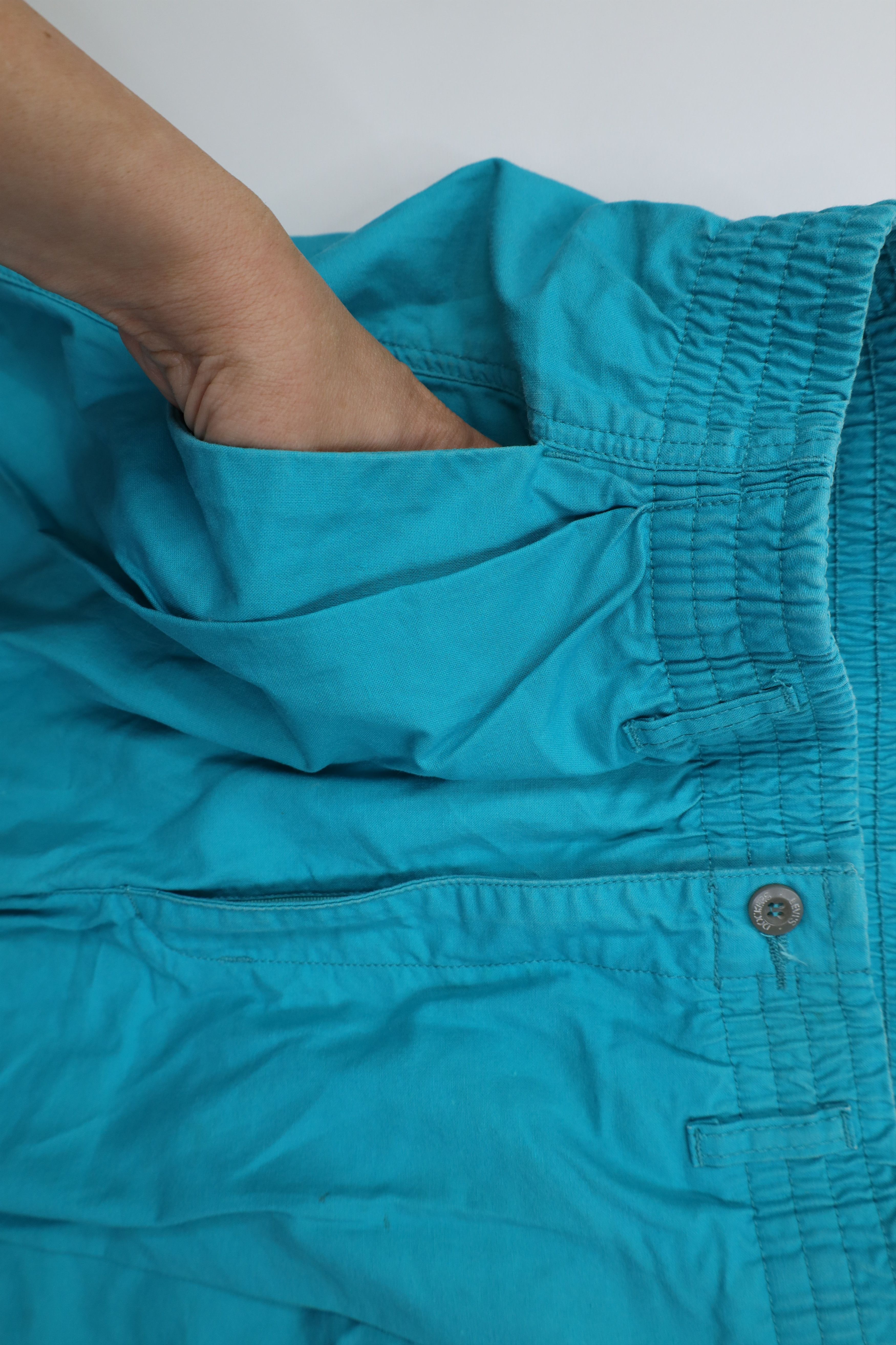Levi's Vintage 80s 90s Levis Dockers Pleated High Waist Shorts Teal Size US 36 / EU 52 - 8 Thumbnail