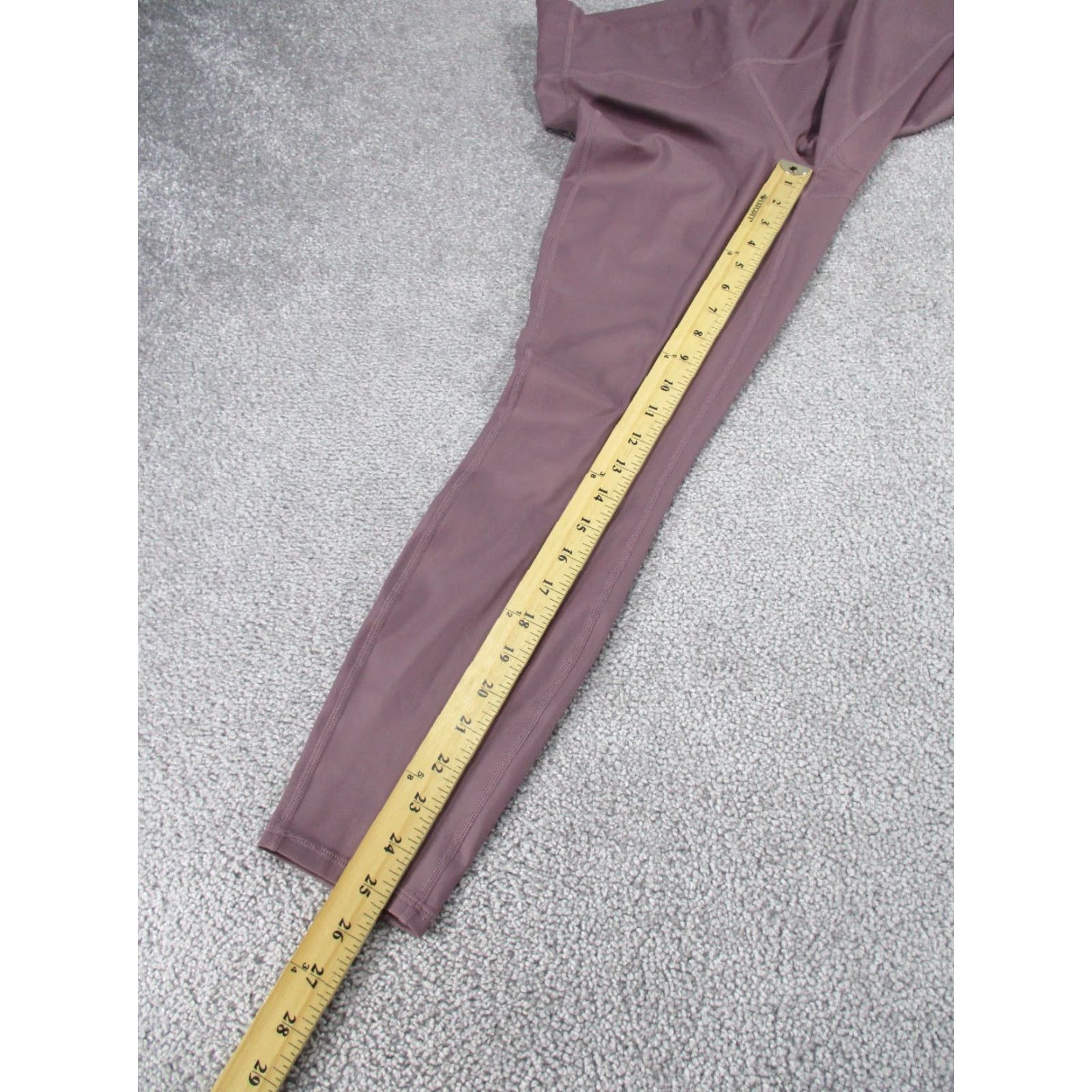 Athleta VINTAGE Athleta Women’s Leggings Medium Purple Yoga Cropped Shiny Athleisure 90s Women Size 32" / US 10 / IT 46 - 4 Thumbnail