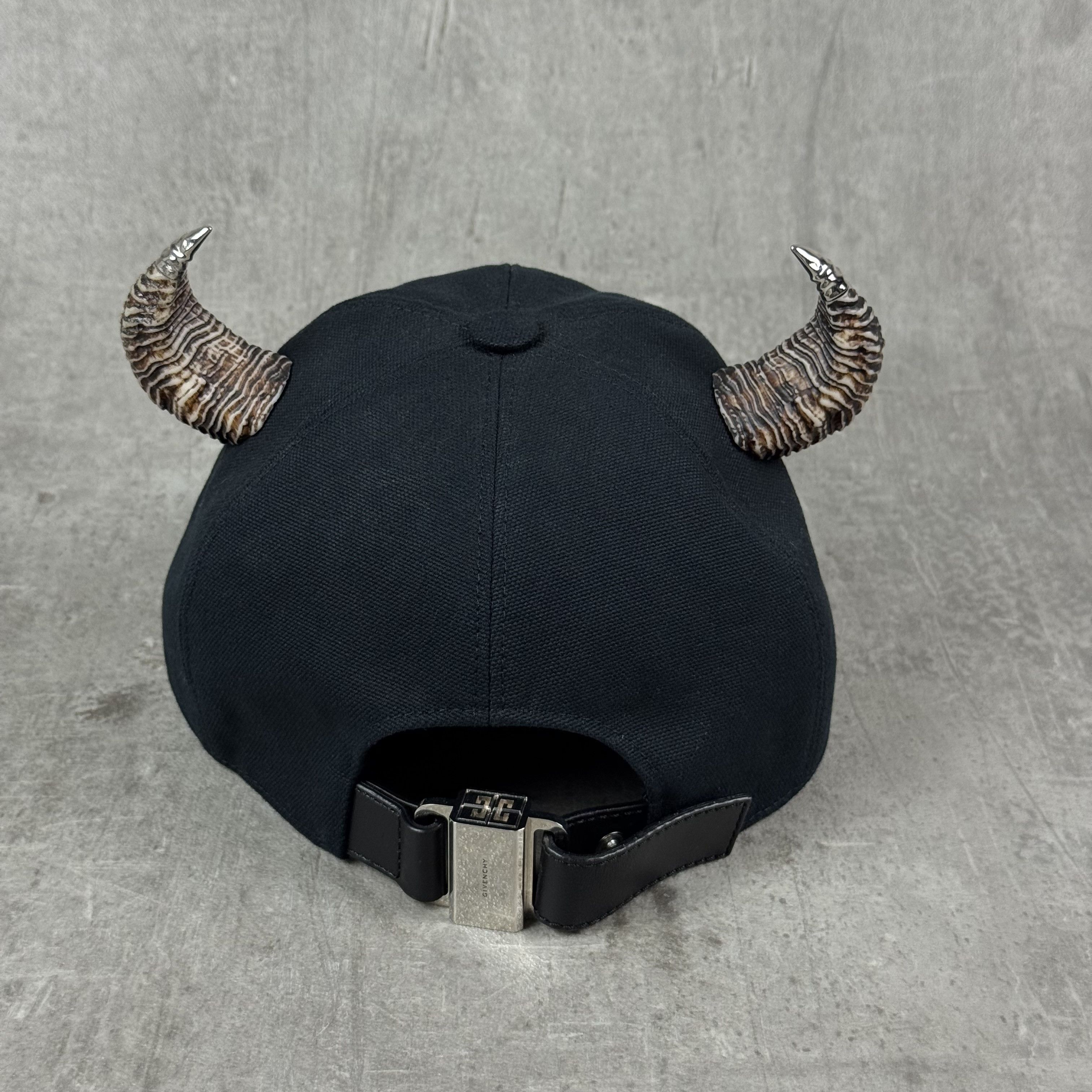 Givenchy GIVENCHY SS21 Horns Black Baseball Cap Hat Matthew Williams Size ONE SIZE - 5 Thumbnail