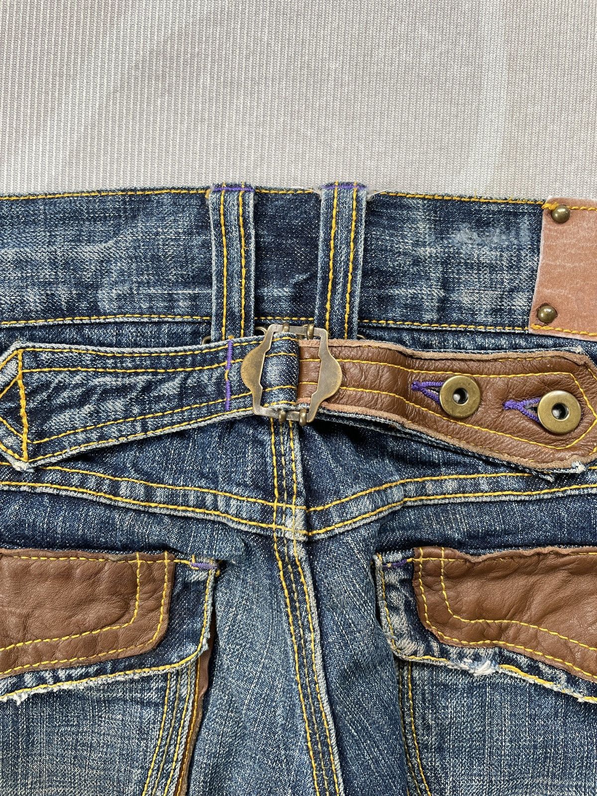 Japanese Brand Oct Flash Buckle Back Size US 31 - 14 Thumbnail