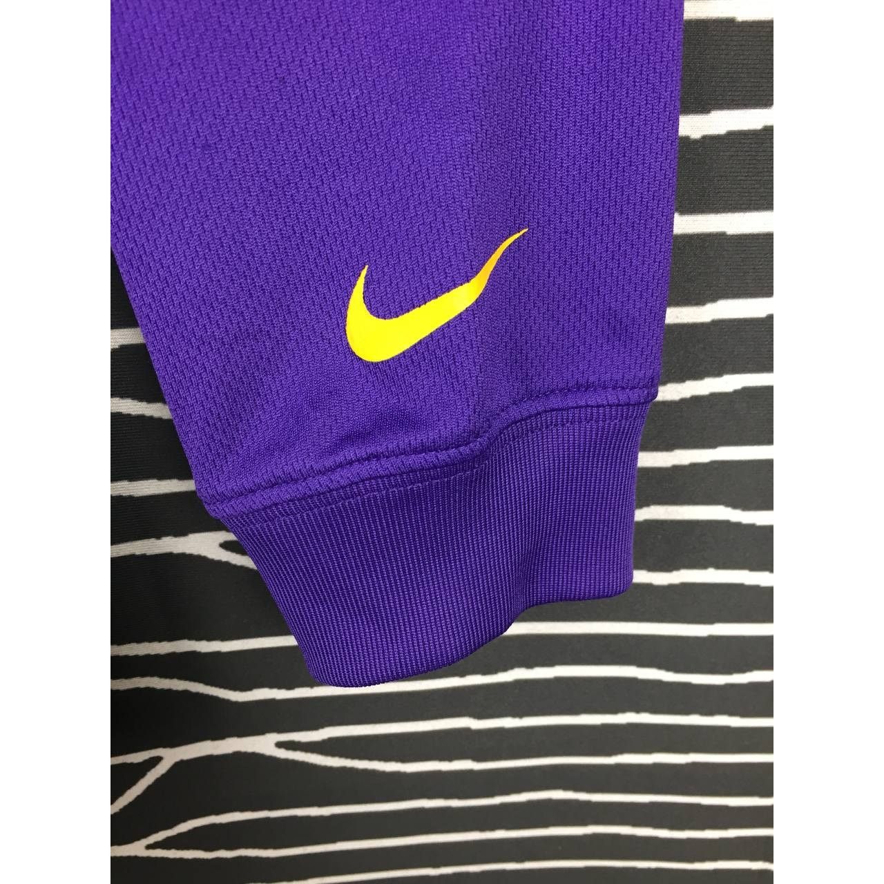 Nike Nike DRI-FIT Just Dunk It Long Sleeve Activewear Tee Size US L / EU 52-54 / 3 - 12 Thumbnail