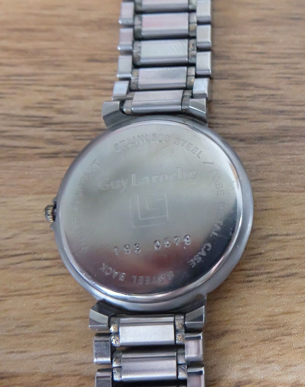 Guy Laroche Vintage Guy Laroche Watch Size 32 - 7 Thumbnail