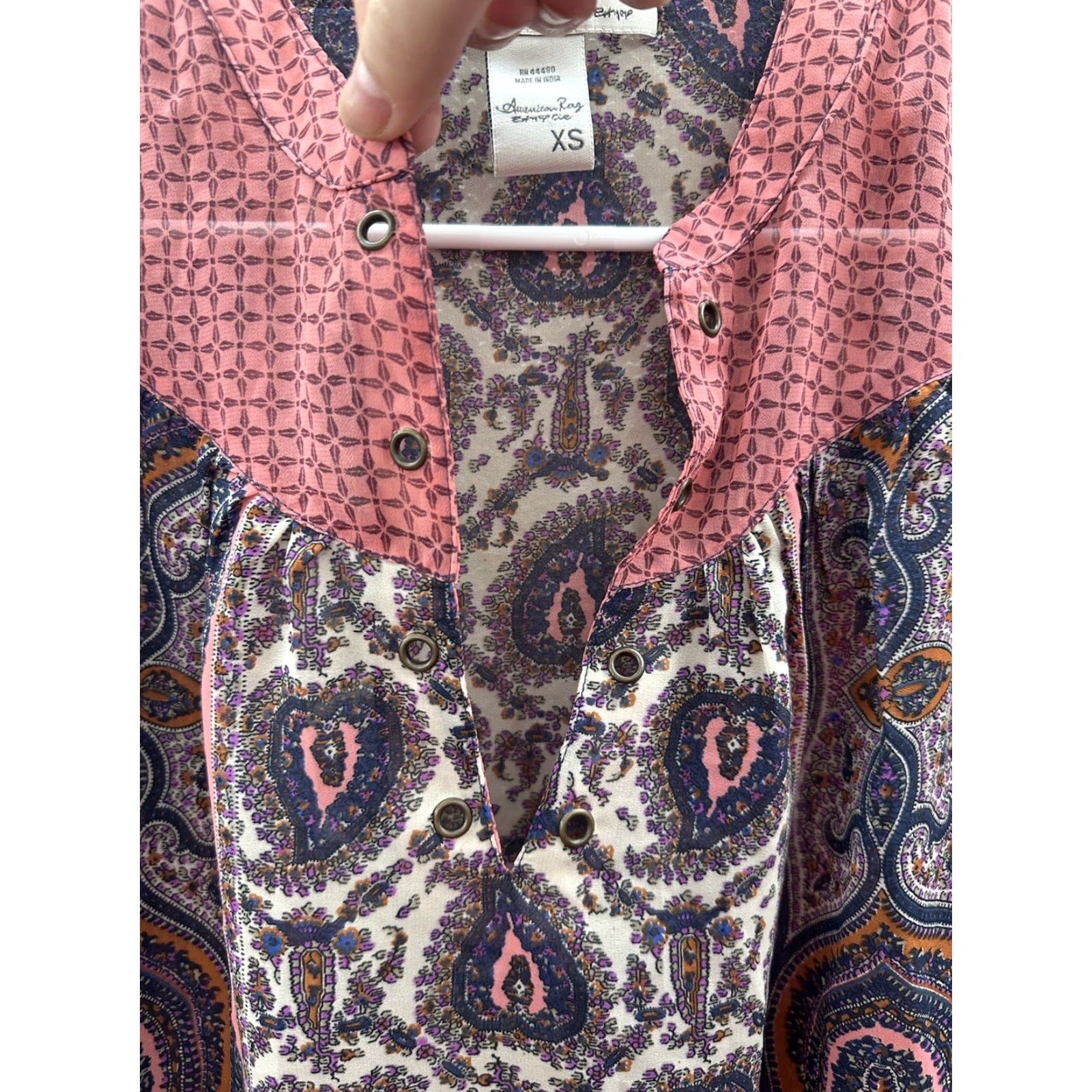 Vintage VINTAGE American Rag Womens Blouse XS Pink Paisley Sheer Long Sleeve V-Neck Size XS / US 0-2 / IT 36-38 - 4 Thumbnail