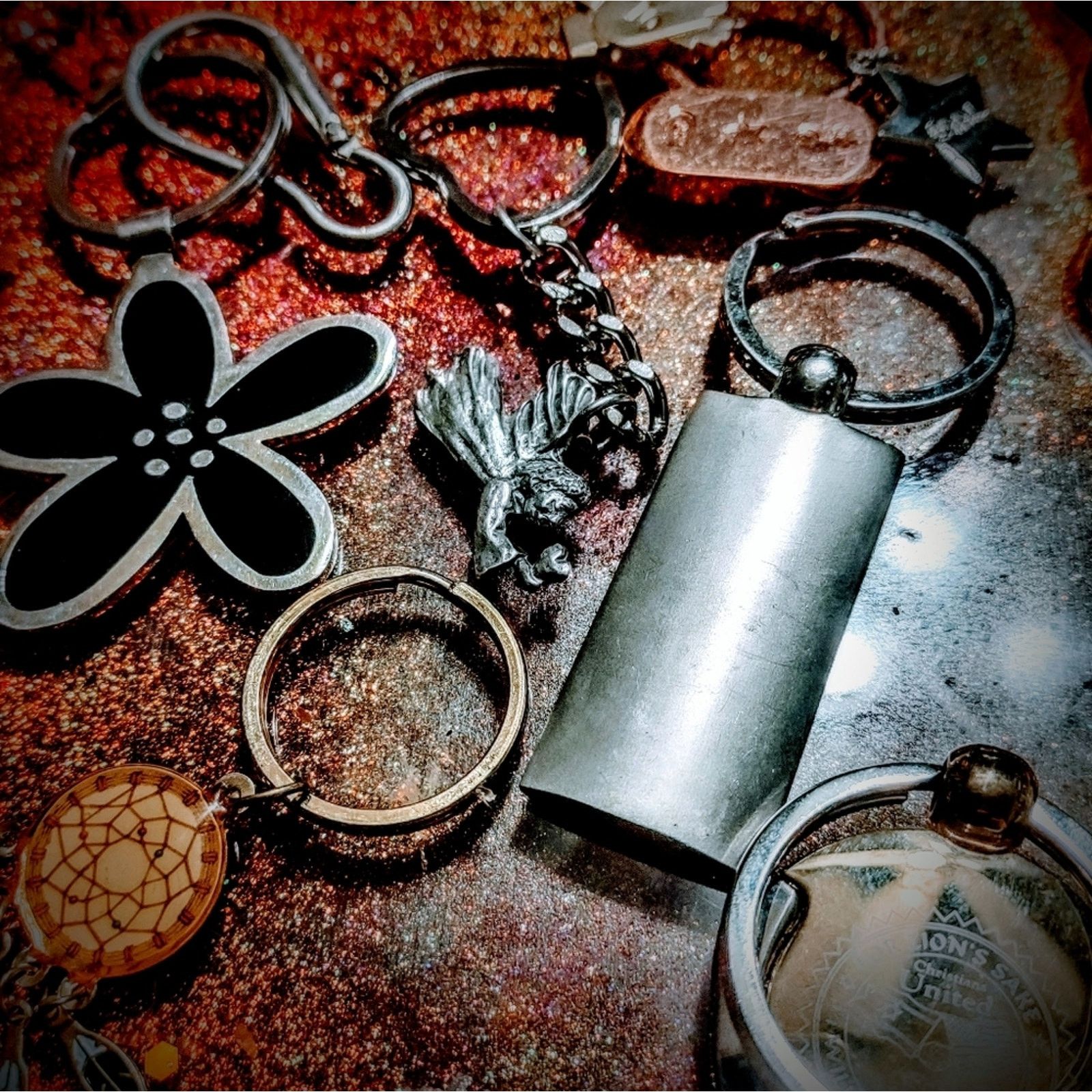 Vintage Really adorable lot of vintage metal keychains and purse fob Size ONE SIZE - 2 Thumbnail