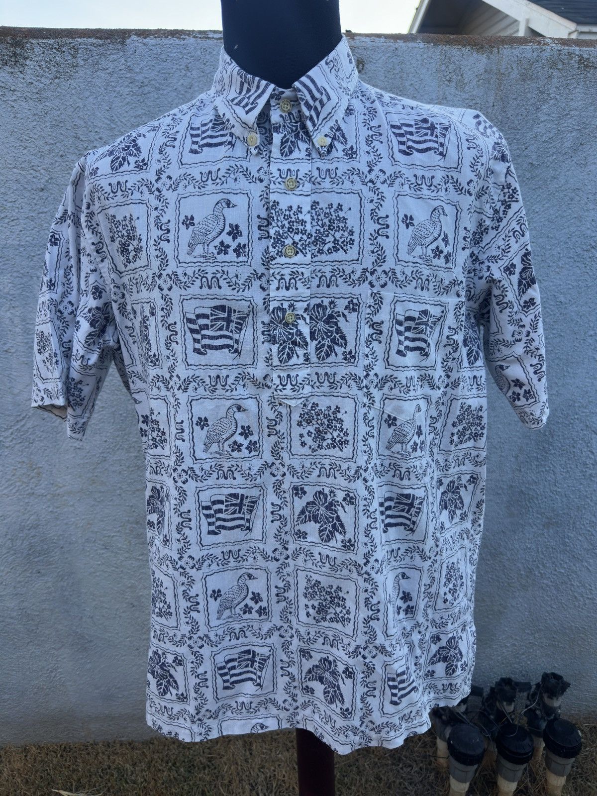 Reyn Spooner PreOwned Reyn Spooner White Hawaiian Print Man's L Size US L / EU 52-54 / 3 - 1 Thumbnail