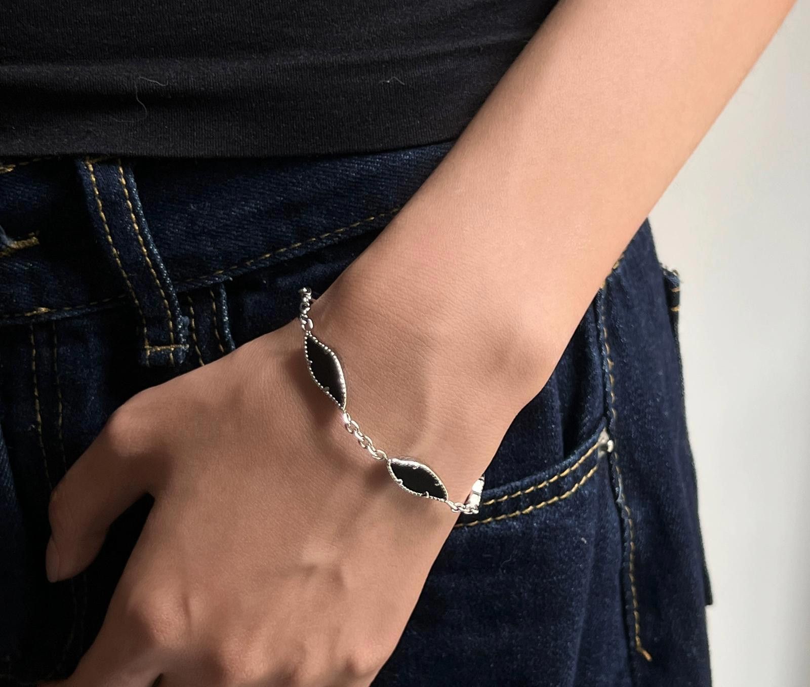 Jewelry Silver Chain Bracelet with Black Leaf-Shaped Accents Size ONE SIZE - 4 Thumbnail