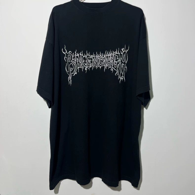 Balenciaga Flame Sanskrit short sleeve