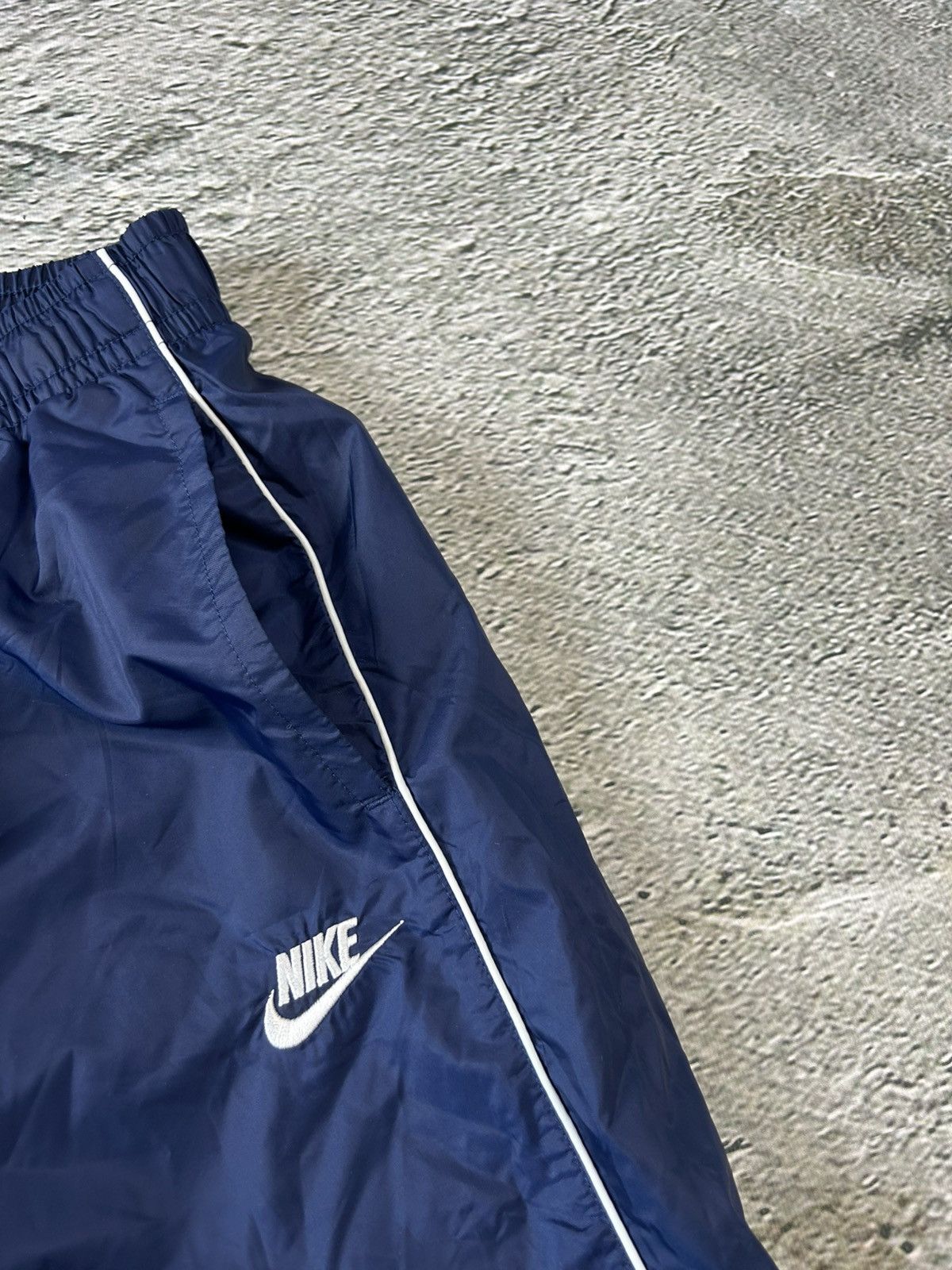 Nike × Vintage Nike track suit vintage navy pants windbreaker small logo Size US S / EU 44-46 / 1 - 9 Thumbnail
