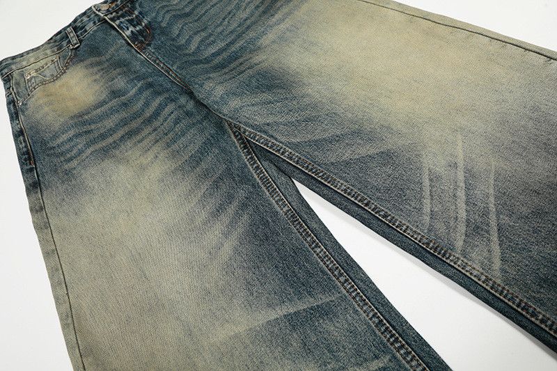Vintage Men's American Retro Washed & Distressed Curved-Leg Jeans Size US 32 / EU 48 - 4 Thumbnail