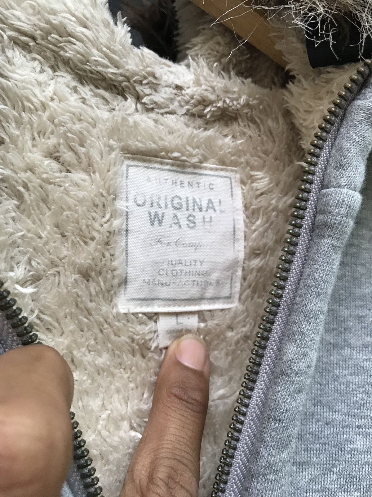 Le Grande Bleu (L.G.B.) Original wash by Uniqlo fur hoodie LGB style Size US L / EU 52-54 / 3 - 7 Thumbnail