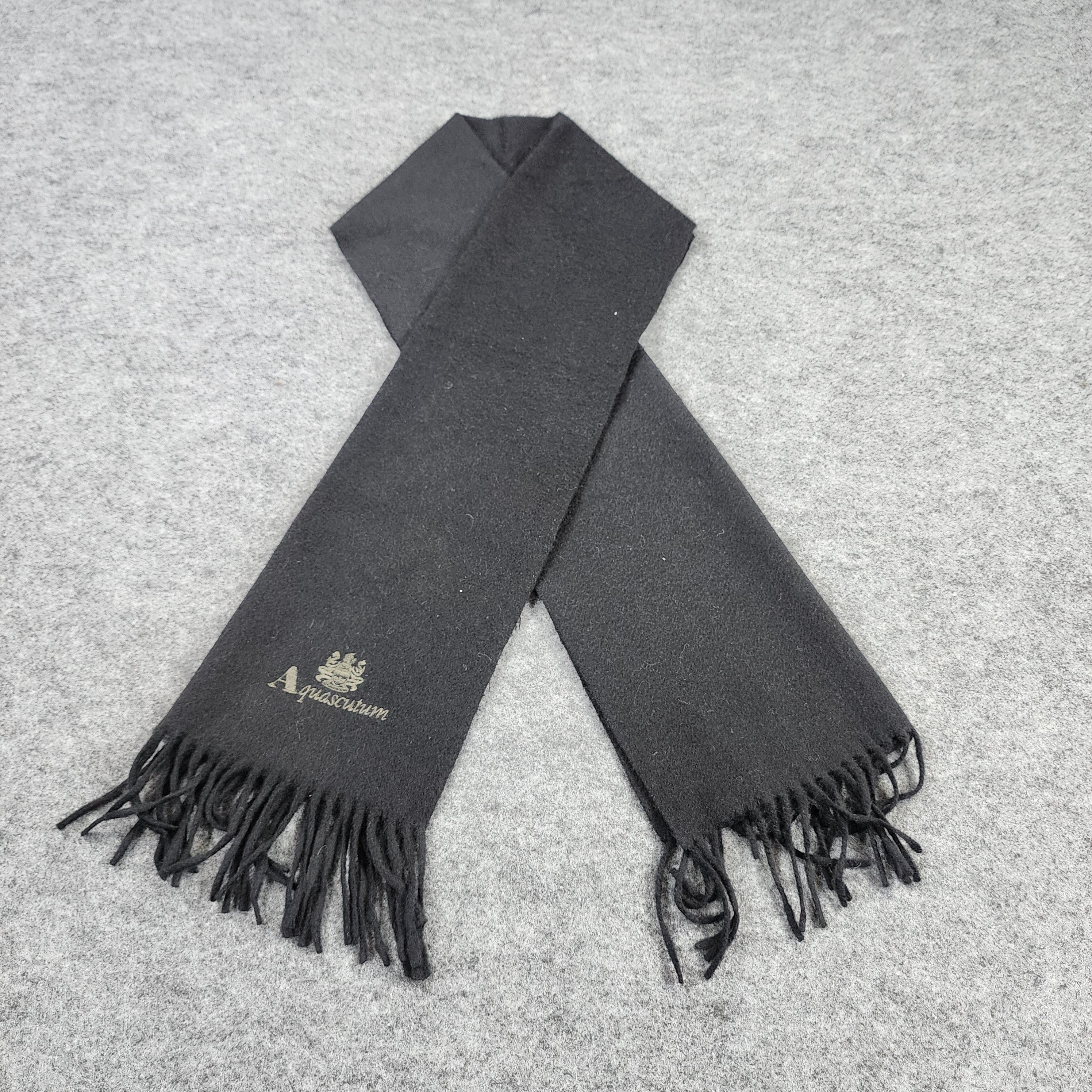 Aquascutum Scarf / Muffler / Neckwear D006