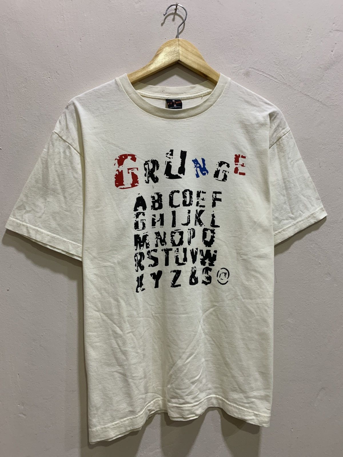 Vintage Vintage Grunge wording tshirt Size US L / EU 52-54 / 3 - 2 Thumbnail
