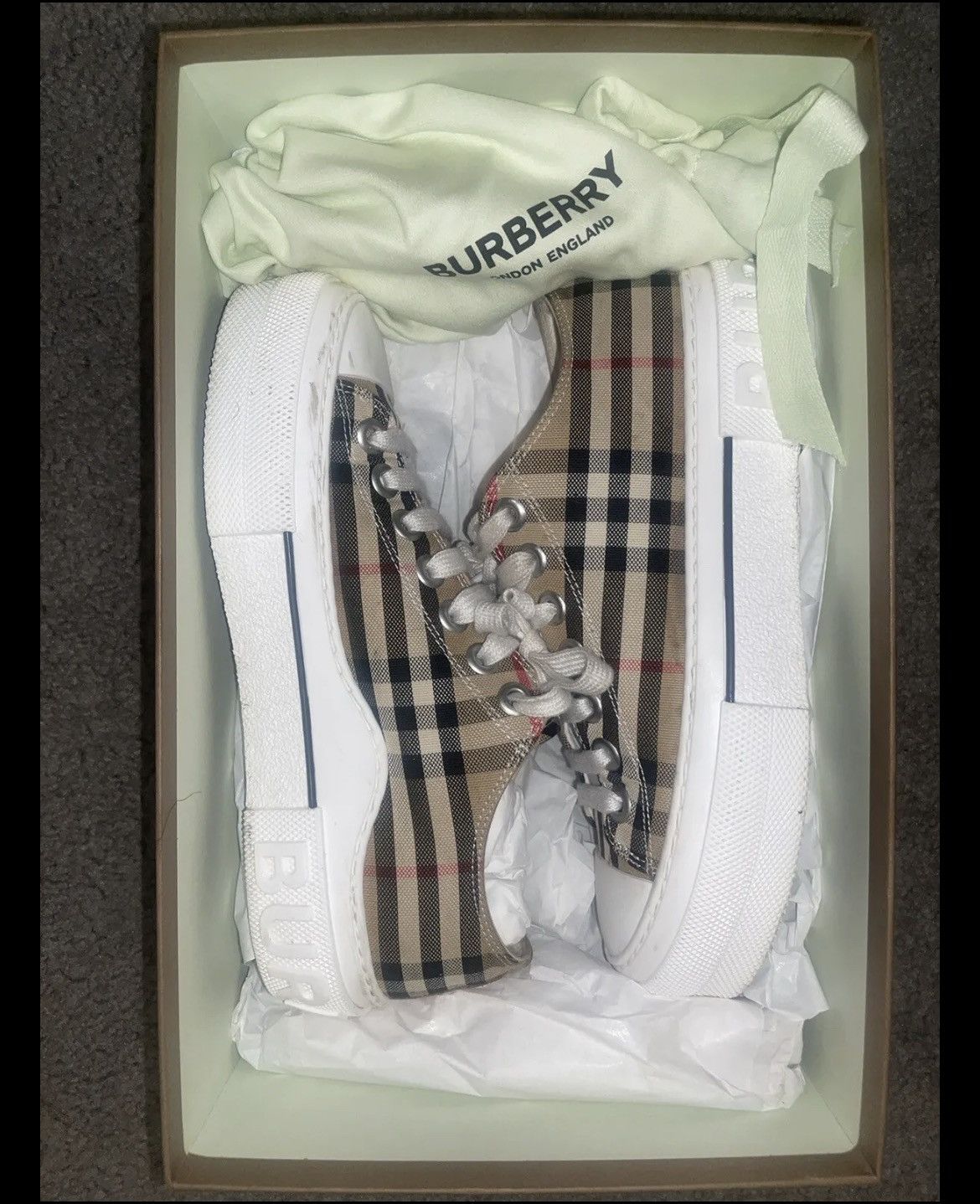 Burberry Size 7 - Burberry Vintage Check Archive Beige/White Size US 6 / IT 36 - 6 Thumbnail