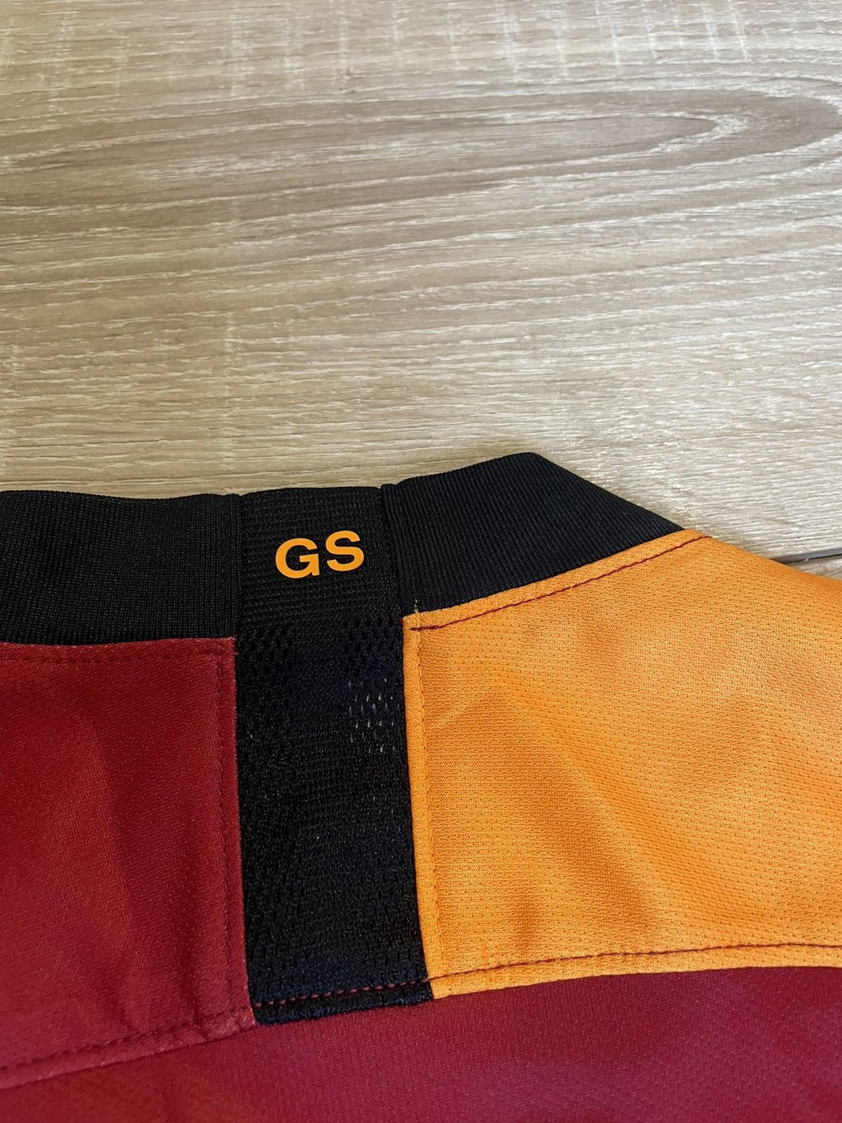 Nike GALATASARAY 2019 2020 HOME FOOTBALL SHIRT SOCCER JERSEY NIKE Size US S / EU 44-46 / 1 - 7 Thumbnail
