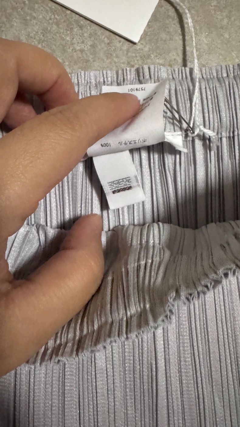 Issey Miyake Issey Miyake size:2 Light grey pleated skirt Size 22" - 5 Thumbnail