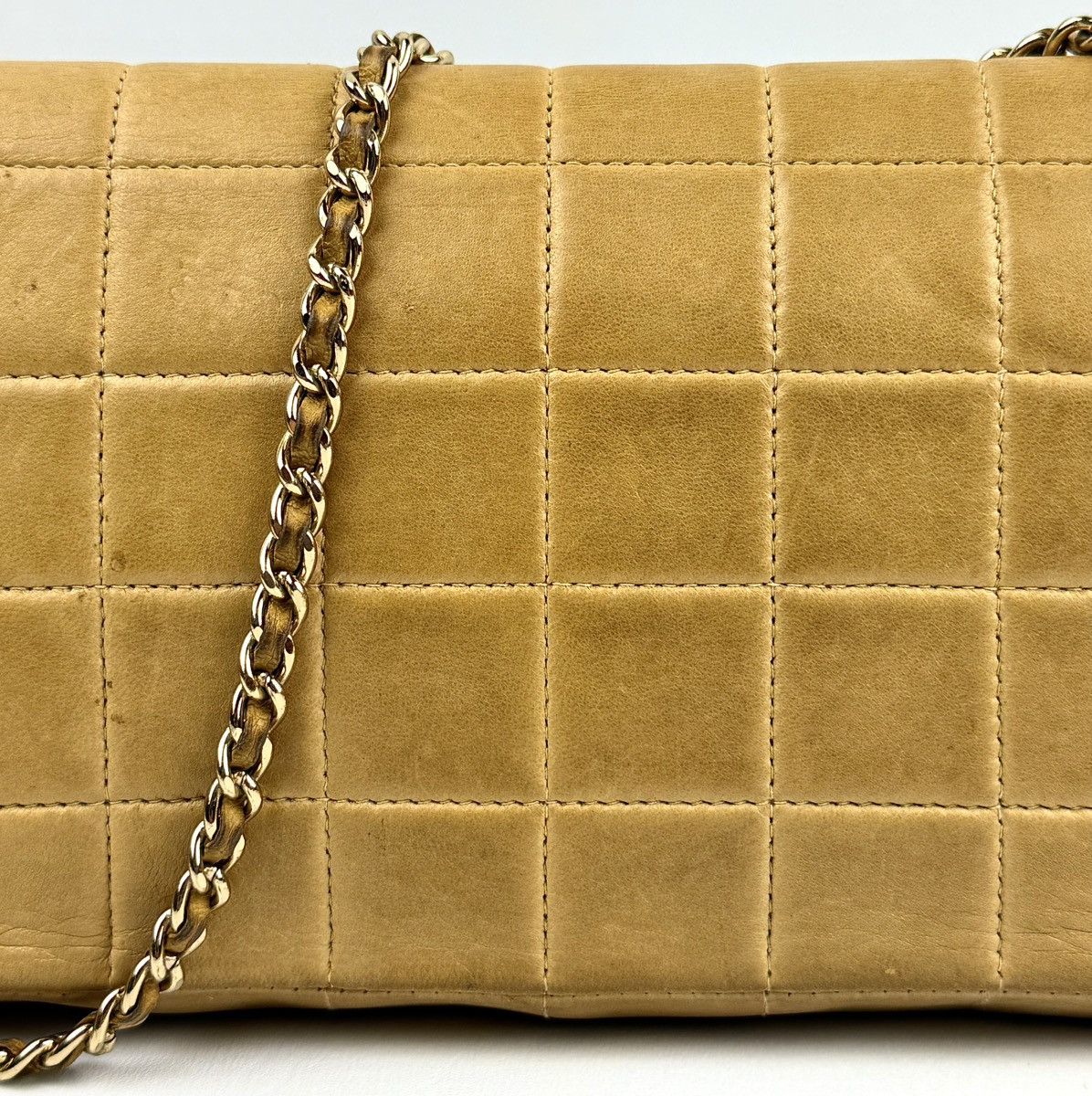 Chanel Chanel - 2000’s - East - West - Tan - Chocolate Bar - Flap Size ONE SIZE - 13 Thumbnail