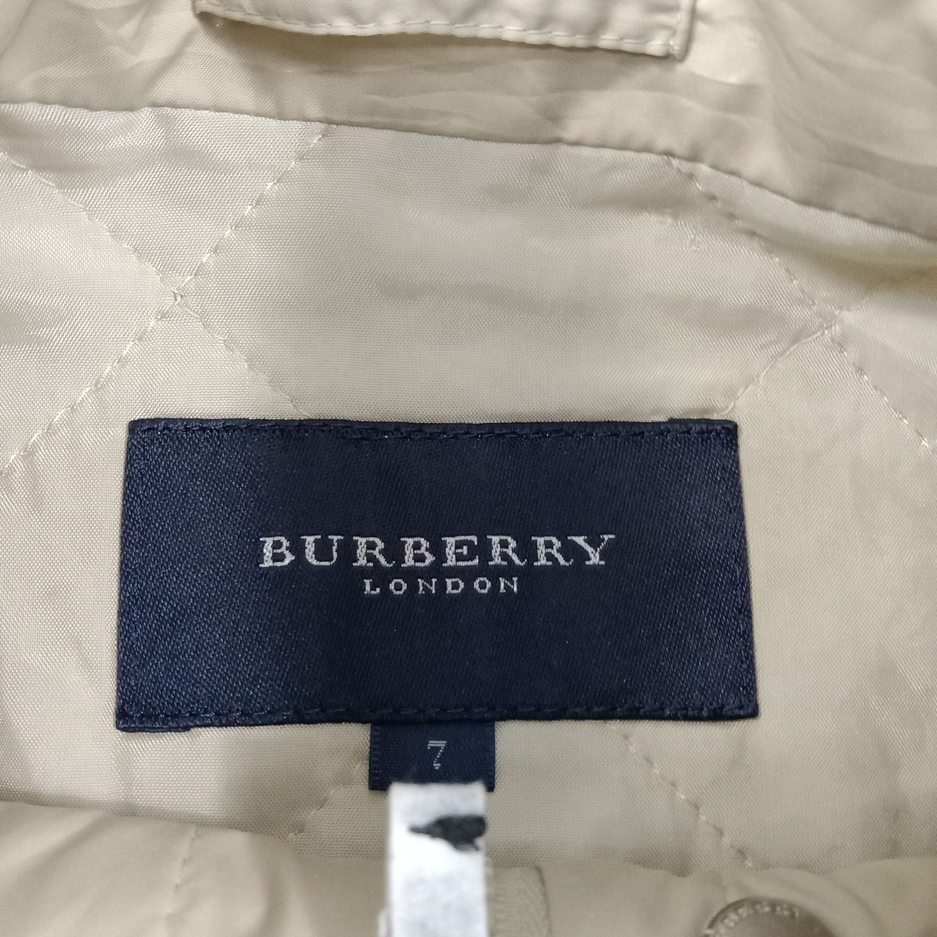 Burberry BURBERRY LONDON Fashion Brand Jakcet C253N25 Size US S / EU 44-46 / 1 - 5 Thumbnail