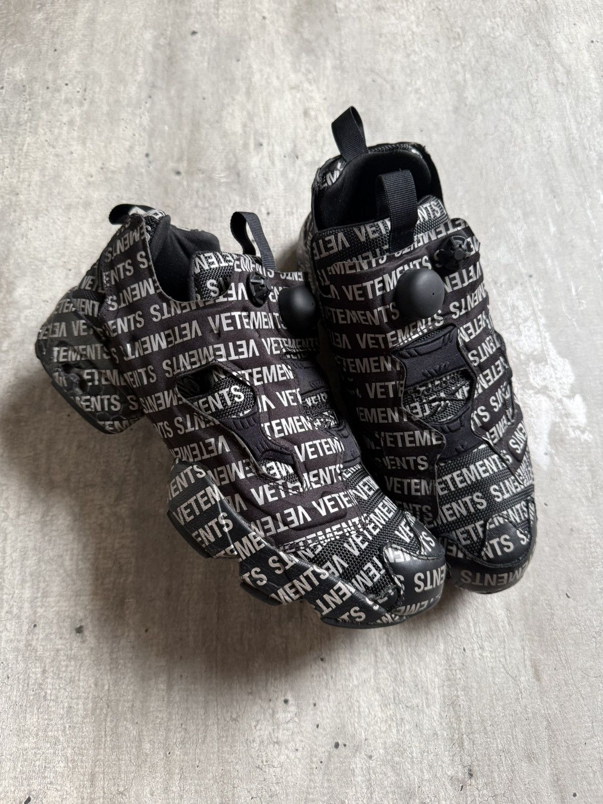 Reebok × Vetements VETEMENTS X Reebok Instapump Fury Monogram Size US 7 / EU 40 - 2 Thumbnail