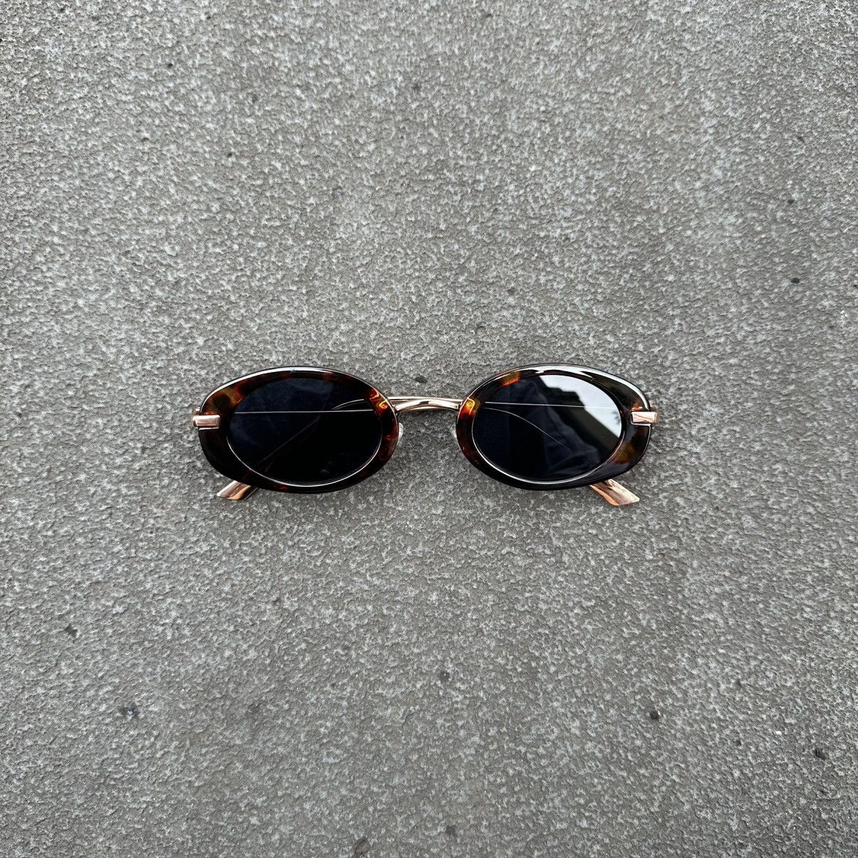 Other SUNGLASSES BRAND NEW CLASSIC RETRO VINTAGE KD3300-03 Size ONE SIZE - 1 Thumbnail