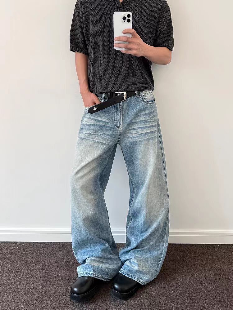 Relaxed-fit wide-leg washed jeans
