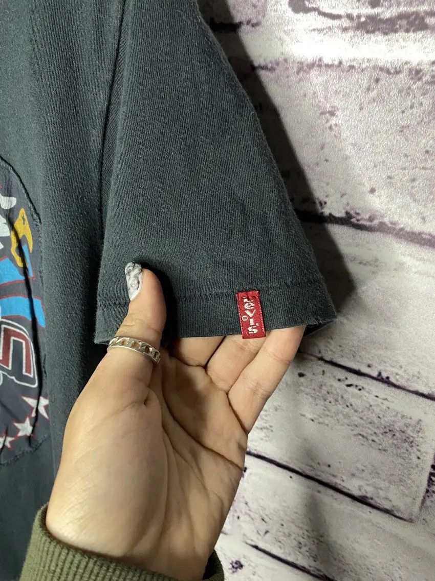 Levi's MENS Levi's Movin' On Tour 1853-2004 T Shirt Size US S / EU 44-46 / 1 - 7 Thumbnail