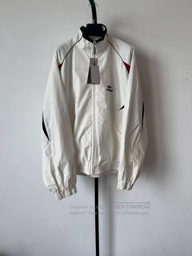 Balenciaga Balenciaga Logo Letter Printed Contrast Collar Sun Protect Size US S / EU 44-46 / 1 - 1 Thumbnail