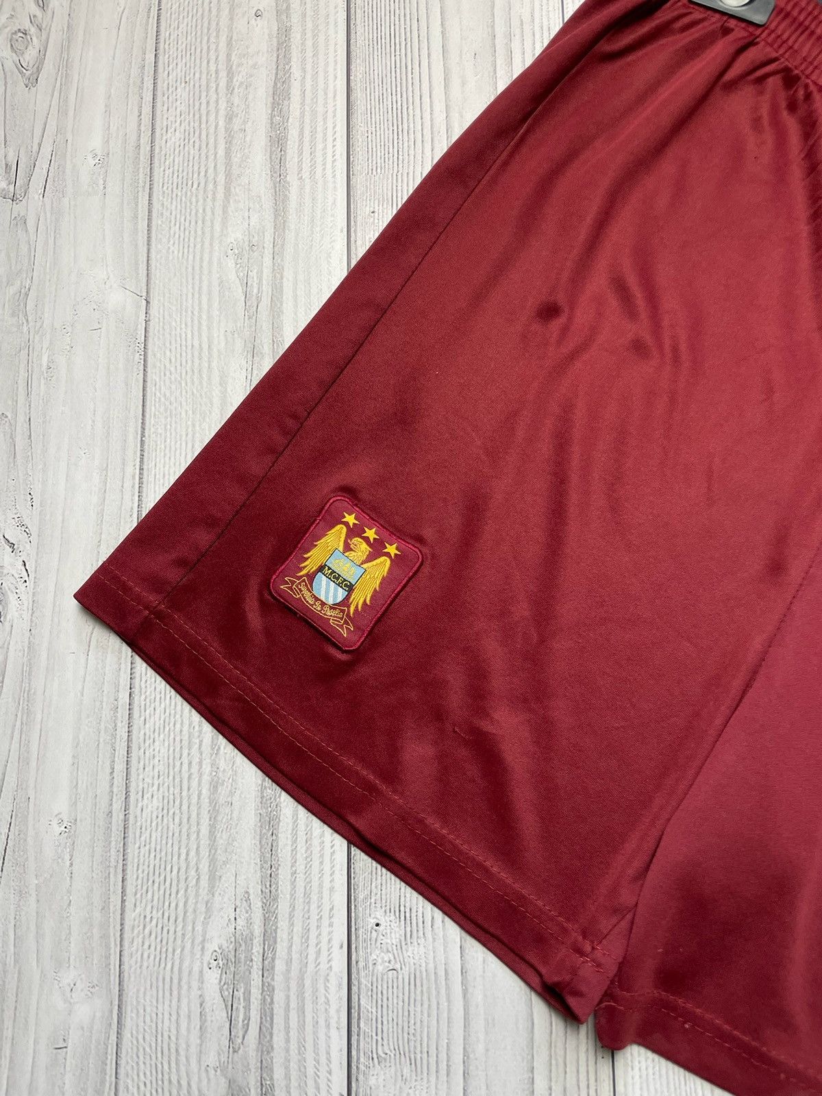 Vintage Vintage Umbro Manchester City soccer shorts size M red Size US 32 / EU 48 - 3 Thumbnail