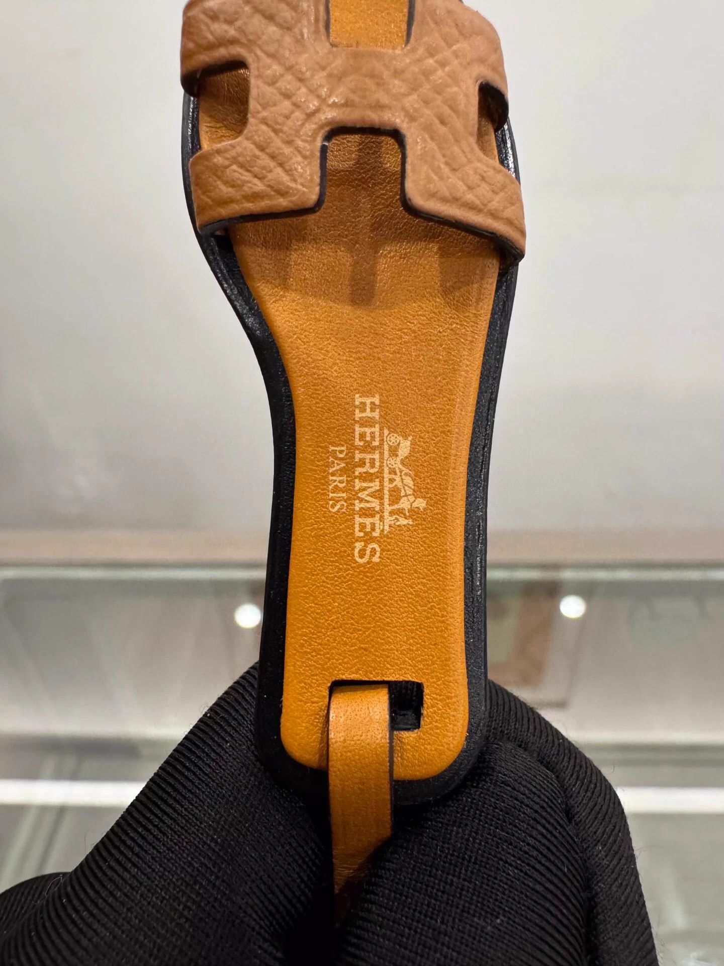 Hermes Hermes Oran Nano Brown Slipper Charm New Boxed Size ONE SIZE - 6 Thumbnail