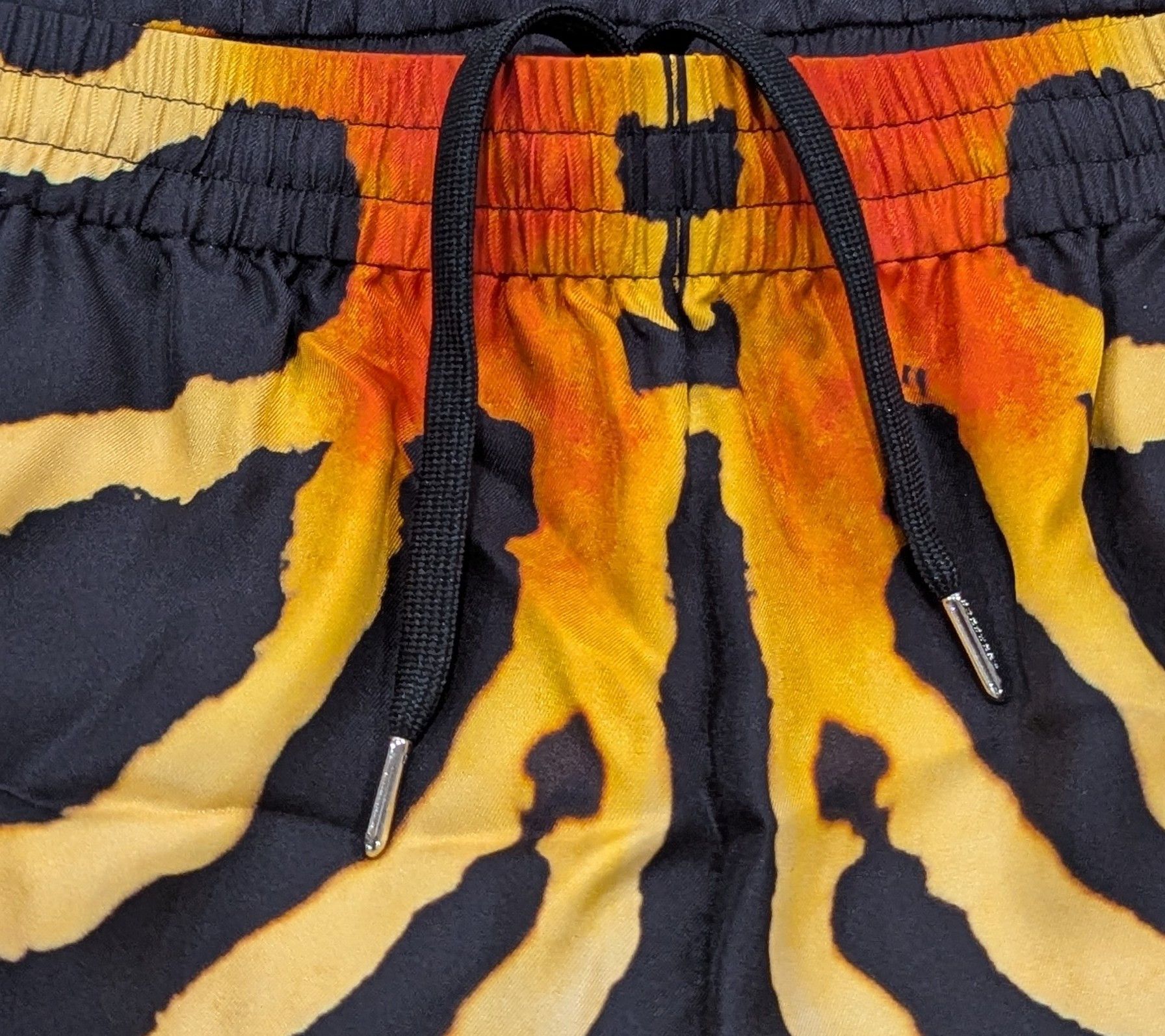 Burberry Burberry Animal Print Silk Shorts Orange Medium Size US 32 / EU 48 - 2 Thumbnail