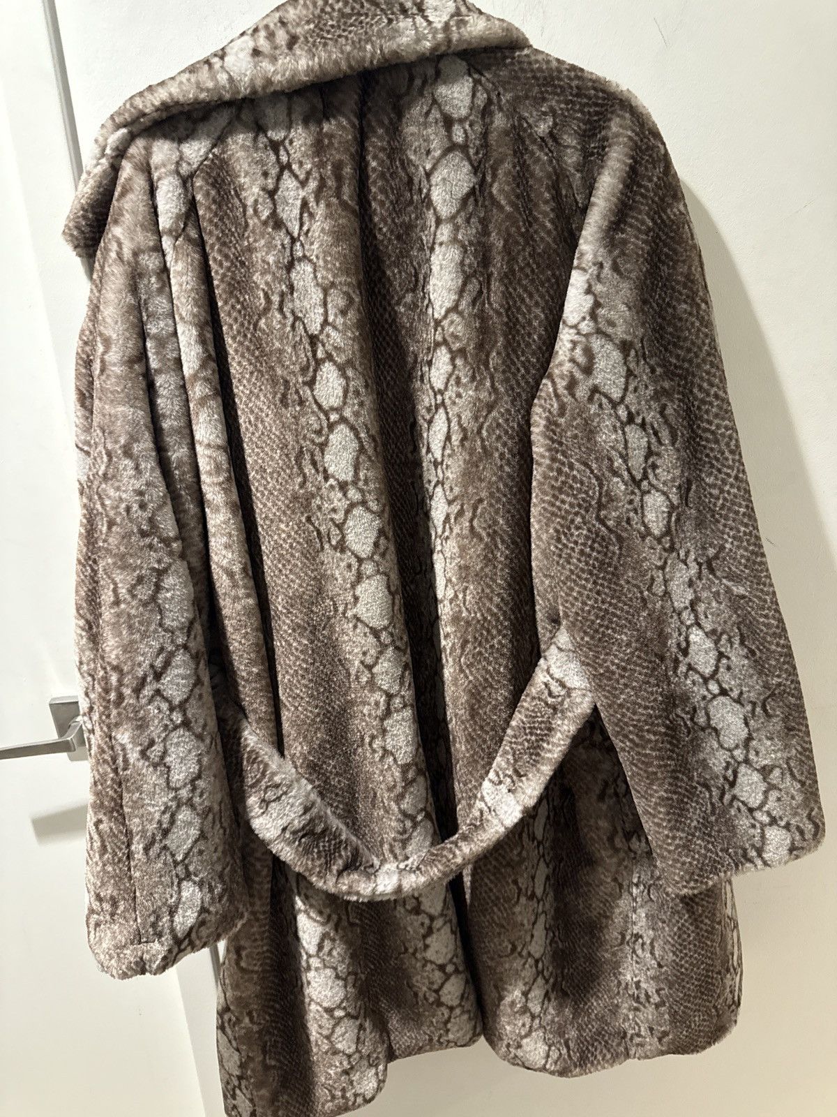 Other Fung Lan pyrhon print faux fur coat size L Size US L / EU 52-54 / 3 - 2 Thumbnail