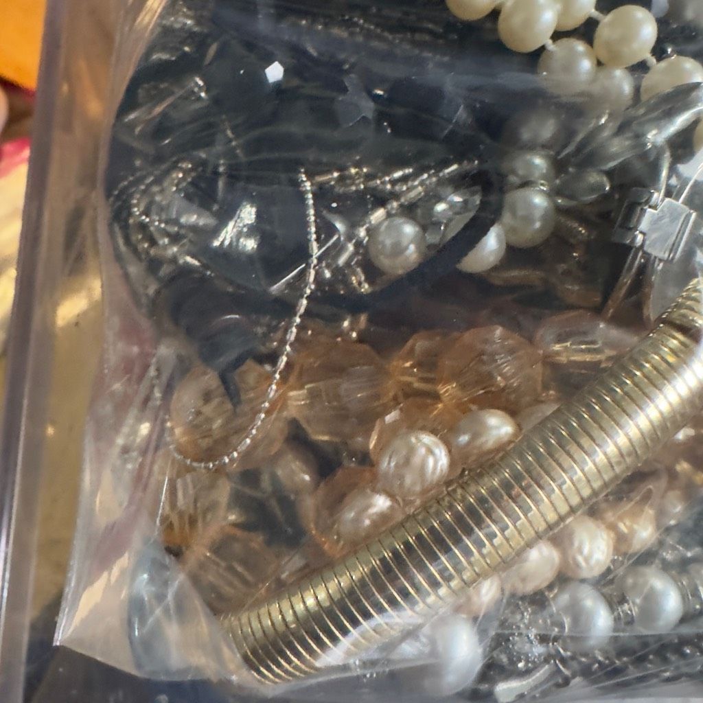 Vintage Bulk Necklaces Jewelry Lot Gallon Bag Mostly Necklaces Vinta Size ONE SIZE - 12 Thumbnail