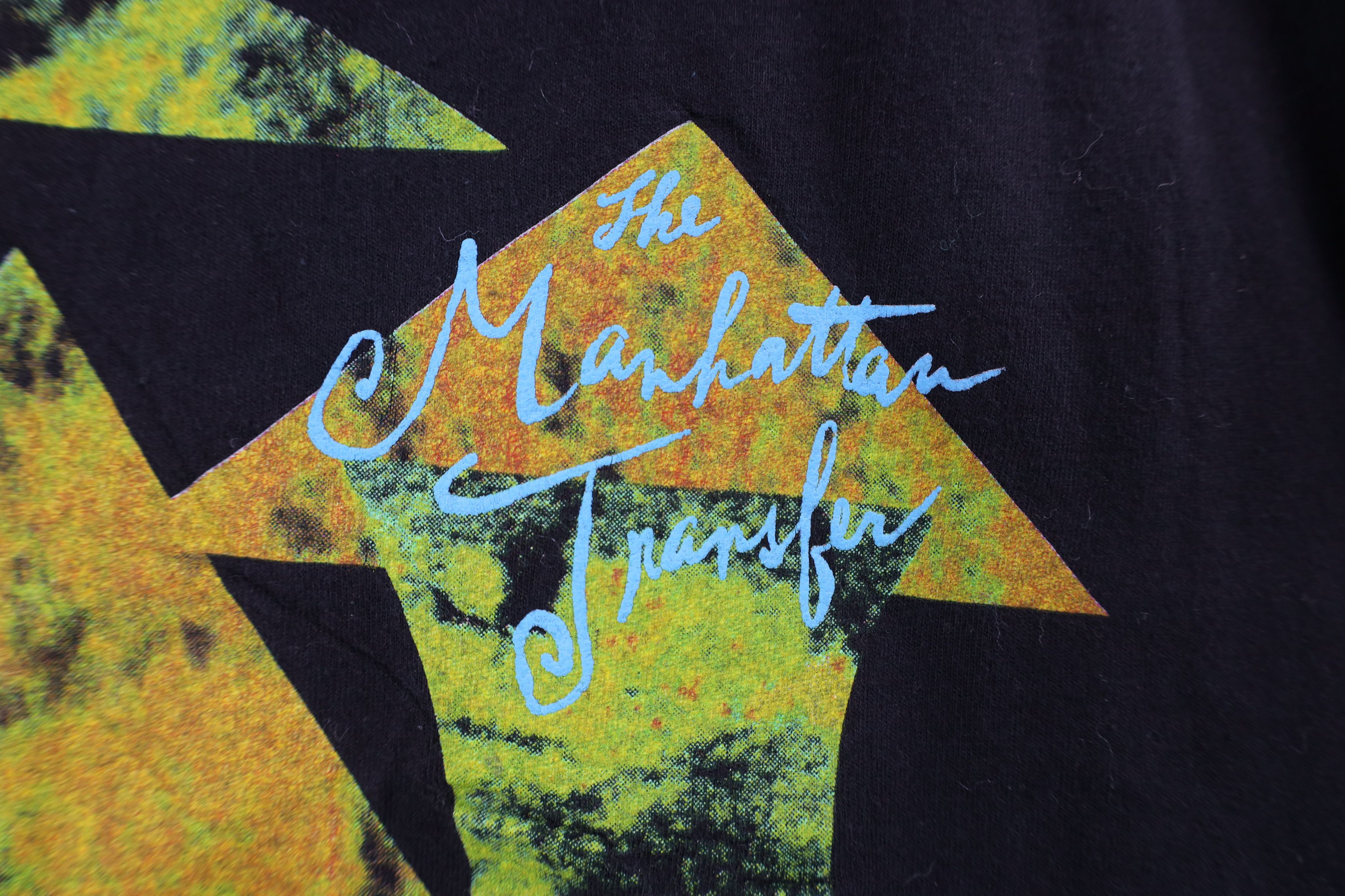 Vintage Vintage 90s World Tour The Manhattan Transfer Band T-Shirt Size US L / EU 52-54 / 3 - 5 Thumbnail