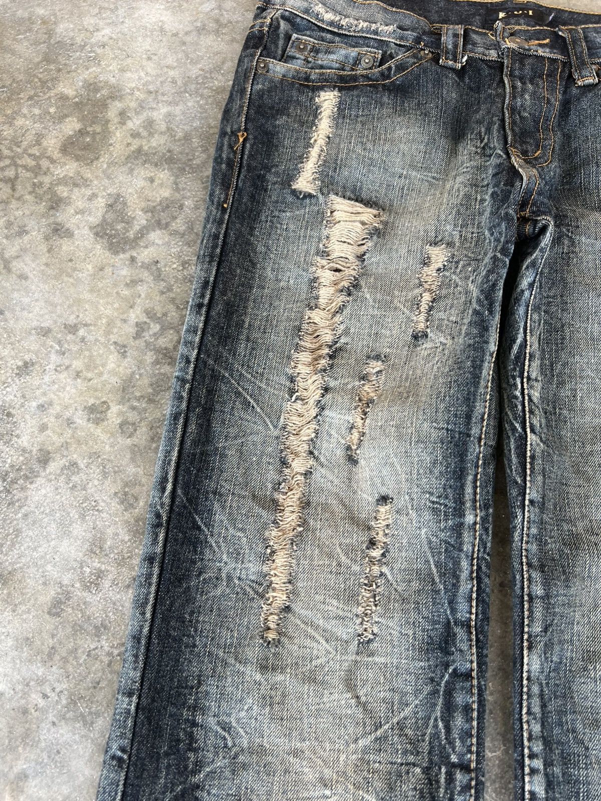 Japanese Brand K.U.I BONES DISTRESSED CLAW JEANS VERY RARE Size US 33 - 5 Thumbnail