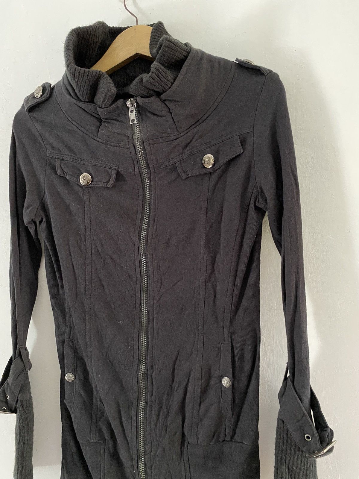 Japanese skinny lip bondage jacket