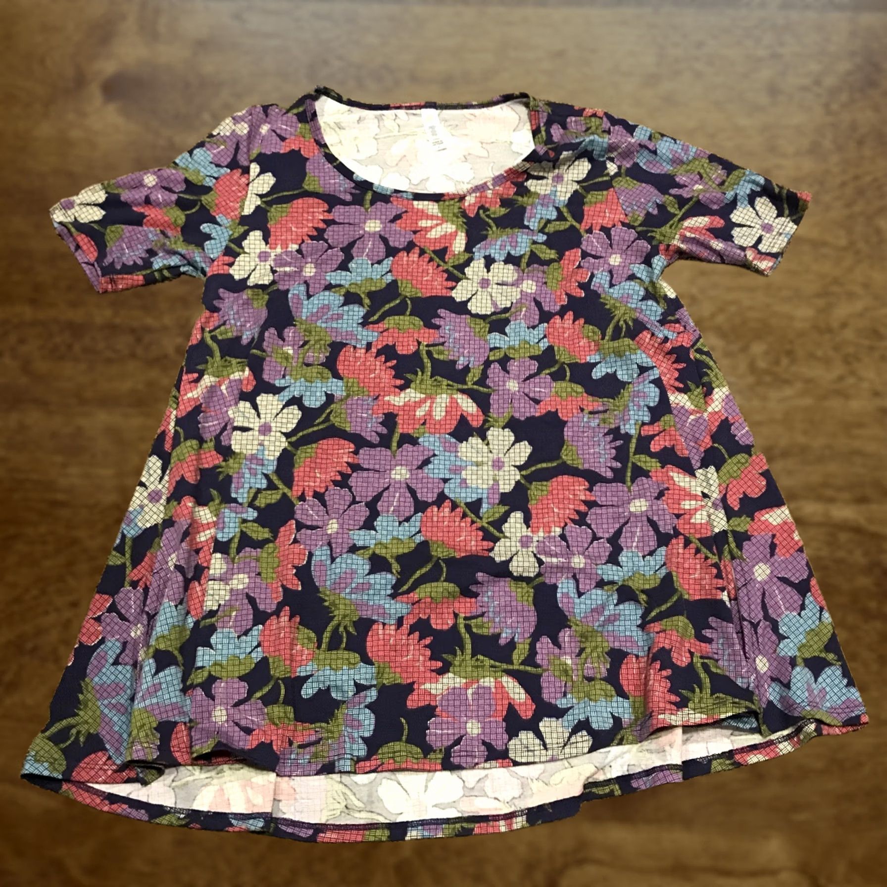Vintage LuLaRoe Blouse Womens S Purple size polyester blend floral Size S / US 4 / IT 40 - 1 Thumbnail