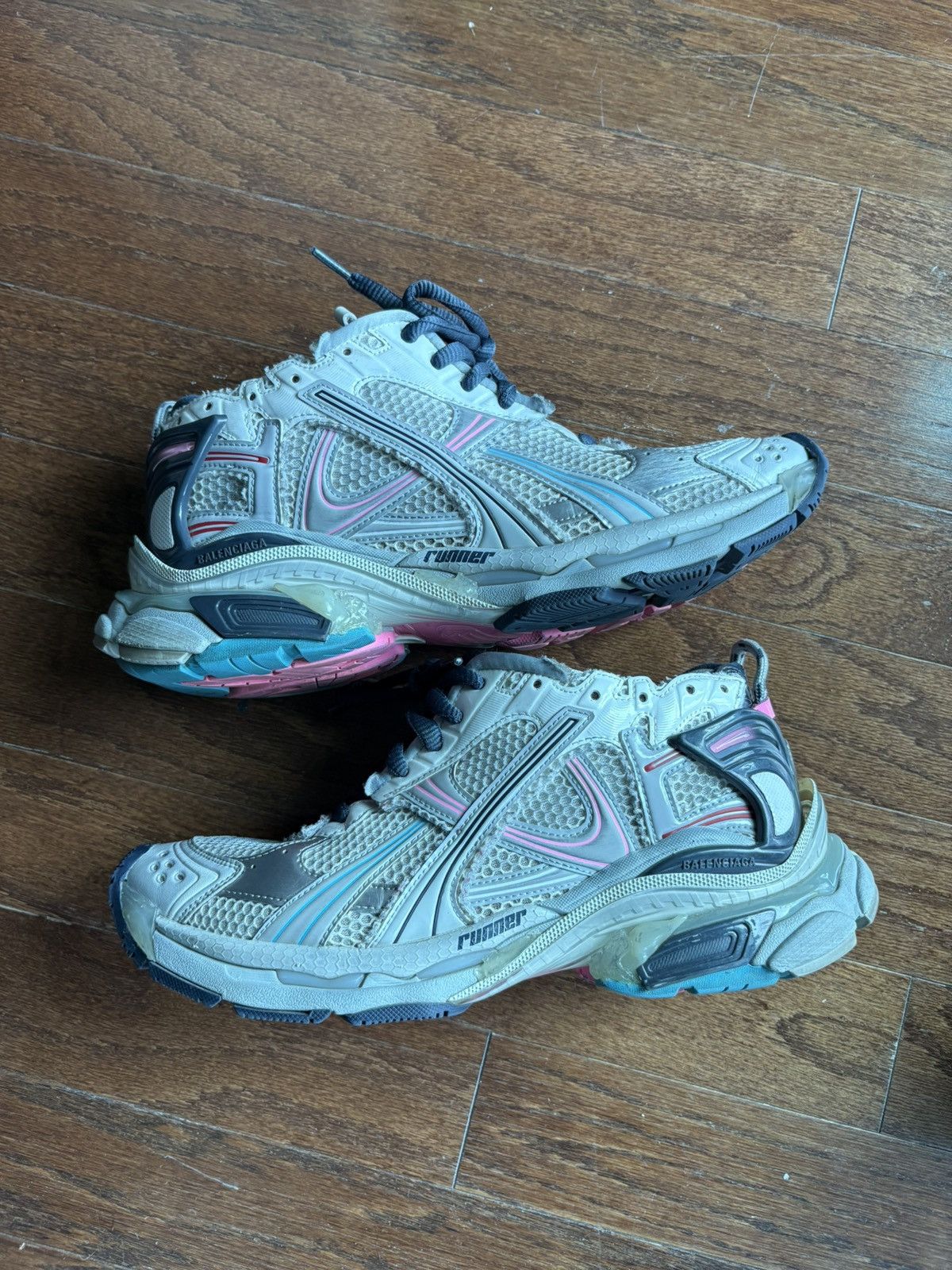 Balenciaga Balenciaga Runner Grey Pink Blue Sneaker Shoe Size US 10 / EU 43 - 2 Thumbnail