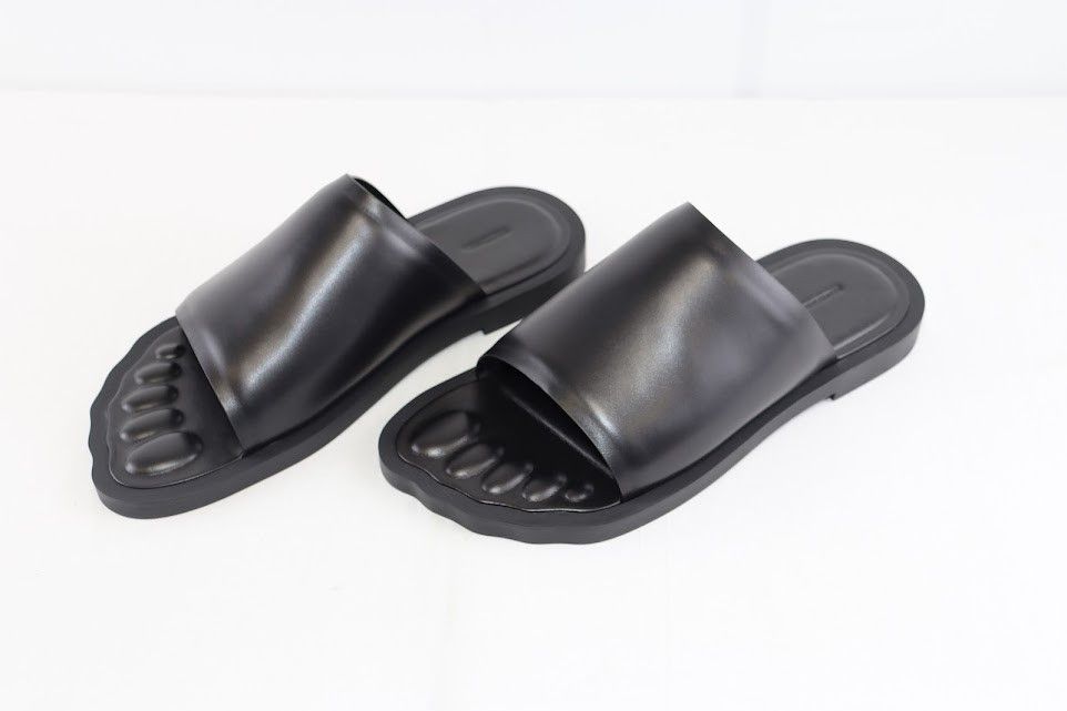 Balenciaga o1rshd1 Smooth Calfskin Fetish Sandal in Black Size US 10 / EU 43 - 7 Thumbnail