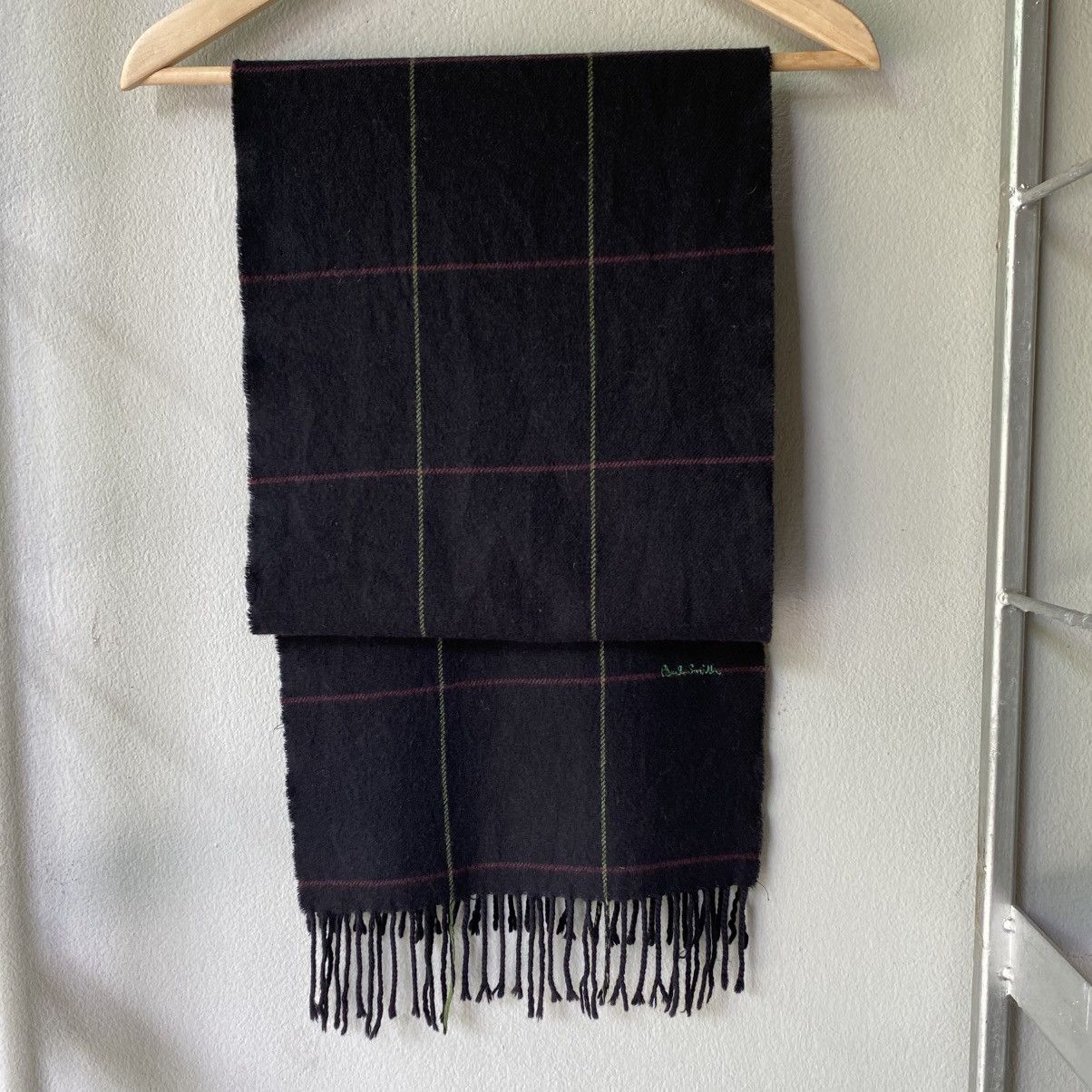 Paul Smith Paul Smith Black Scarf with Green Logo Embroidery Size ONE SIZE - 6 Thumbnail
