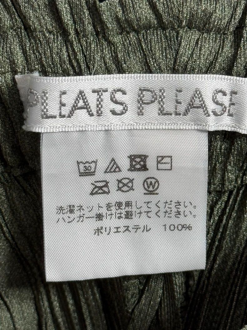 Issey Miyake Issey Miyake size:2 Light green pleated and irregular-shap Size 22" - 3 Thumbnail