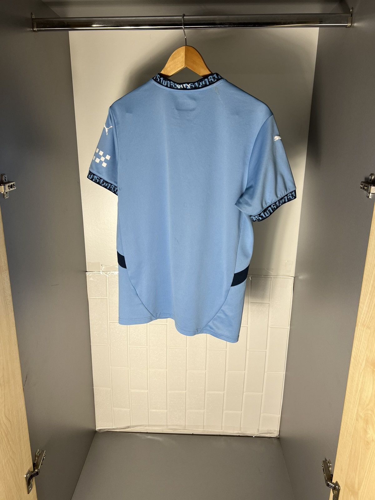 Puma VINTAGE PUMA FC MANCHESTER CITY ENGLAND SOCCER JERSEY RETRO Size US M / EU 48-50 / 2 - 20 Thumbnail
