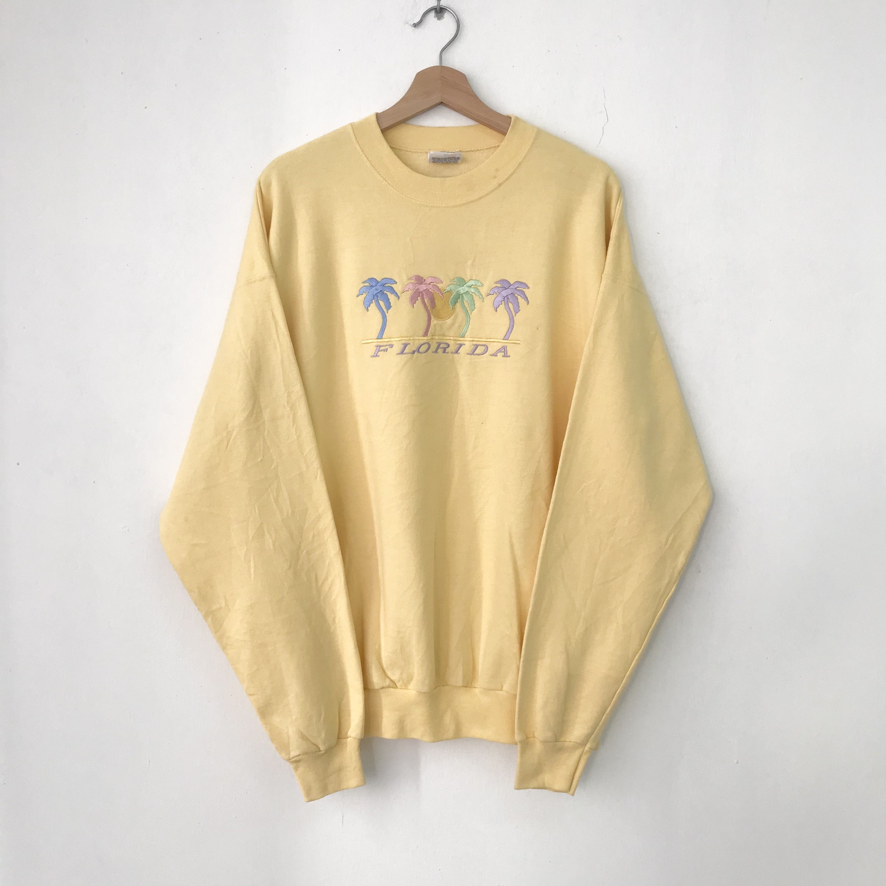 Vintage Vintage 90s Florida Yellow Sweatshirt Xlarge - 290 Size US XL / EU 56 / 4 - 1 Thumbnail