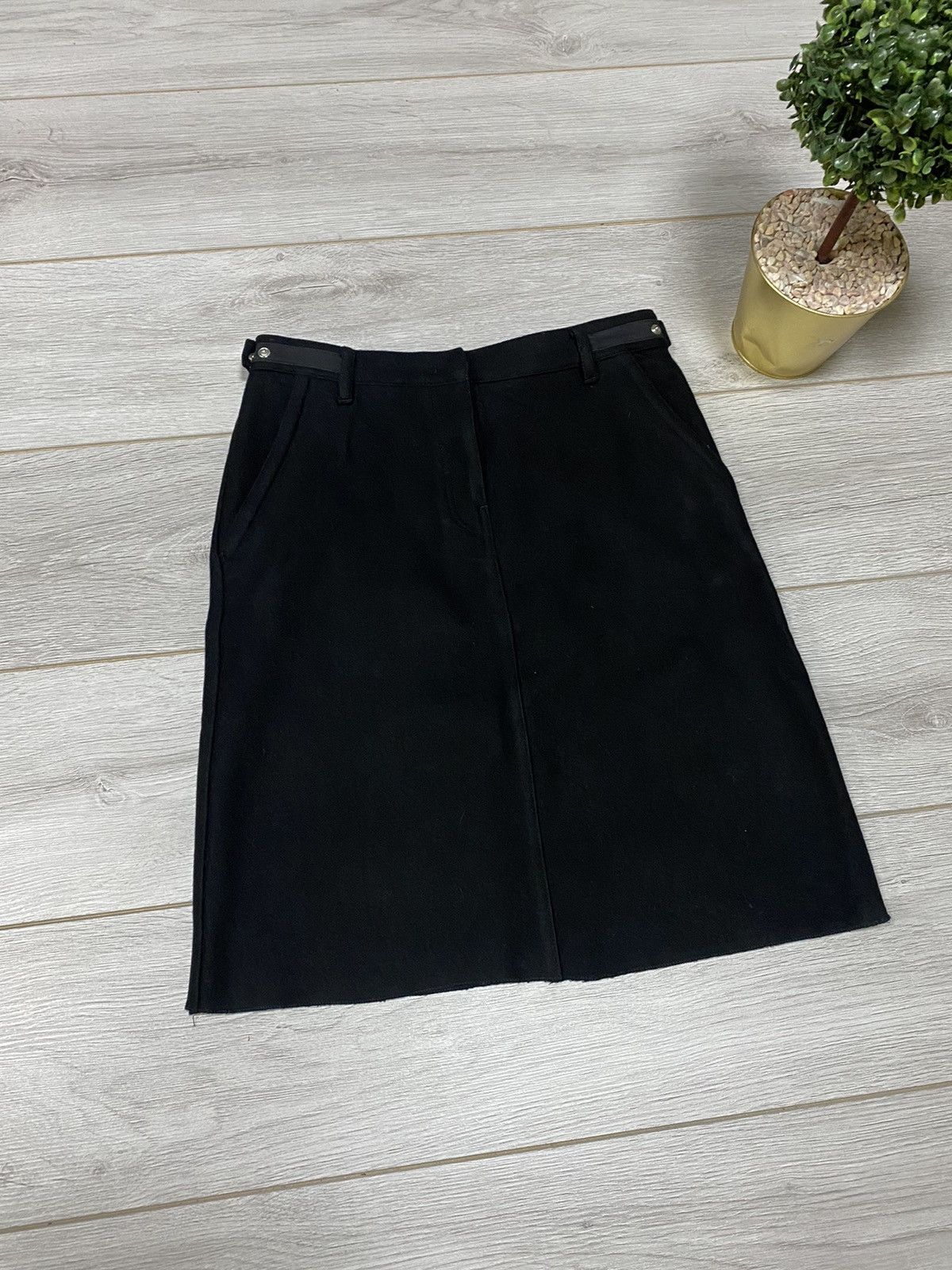 Maison Margiela Maison Margiela heavy weight white stitch wool skirt Size 28" / US 6 / IT 42 - 7 Thumbnail