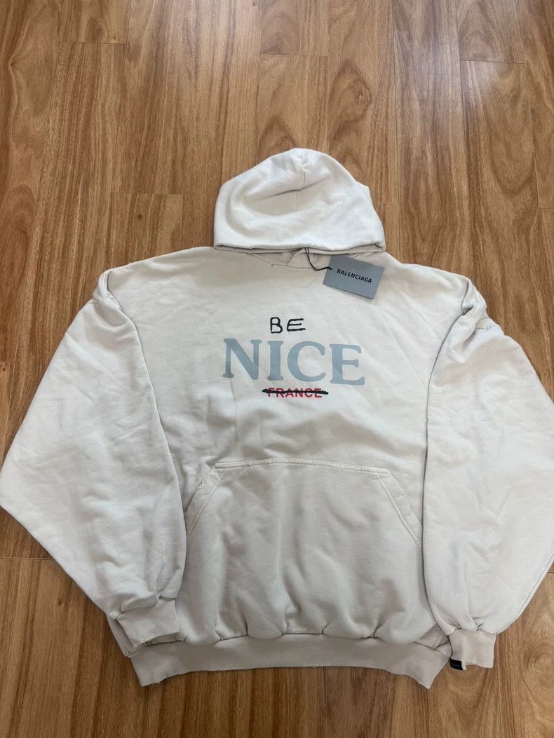 Balenciaga Balenciaga 23FW Beige Be Nice Hoodie Size US S / EU 44-46 / 1 - 1 Thumbnail
