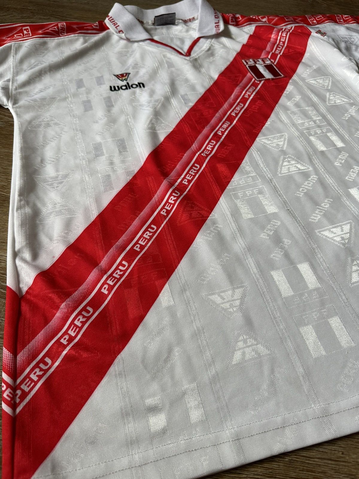 Vintage Vintage 1999/2000 Walon Peru National Team #7 Jersey Size US L / EU 52-54 / 3 - 8 Thumbnail