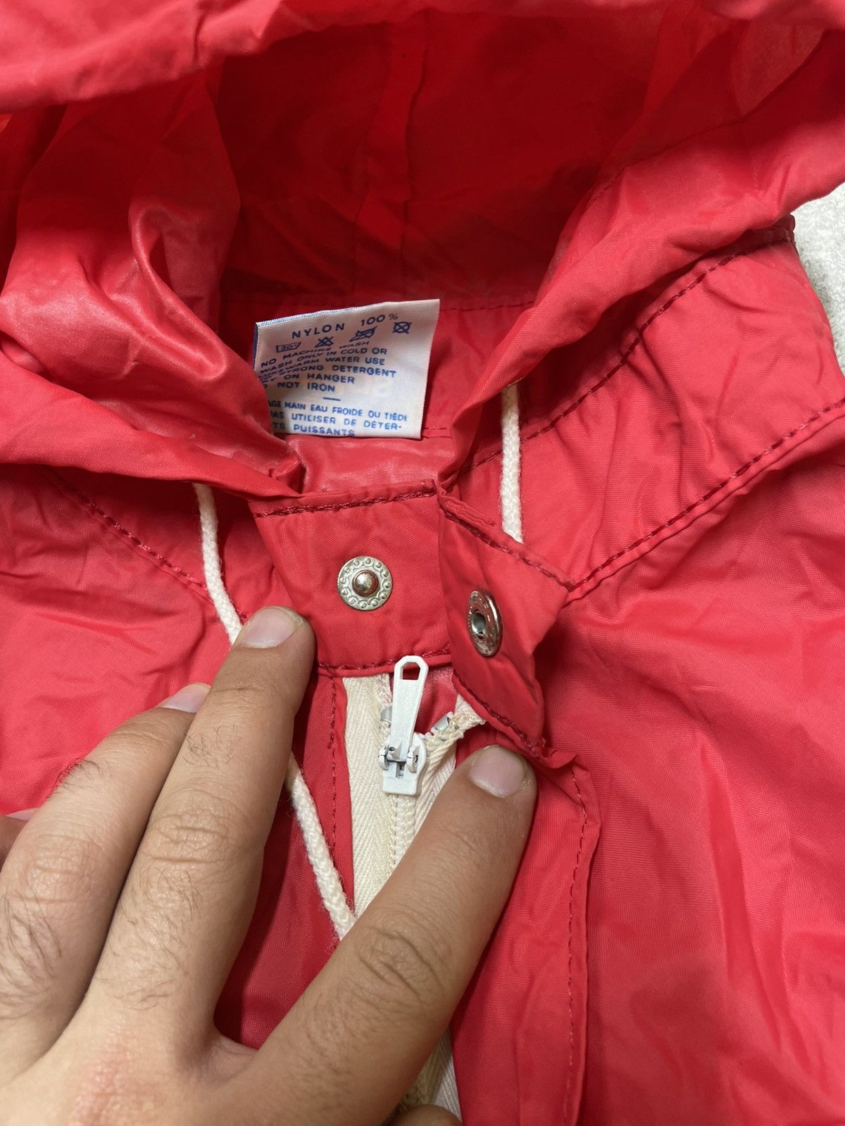 Adidas × Japanese Brand × Vintage Classic 90s Adidas Windbreaker In Bold Red Lightweight Nylon Size US L / EU 52-54 / 3 - 11 Thumbnail