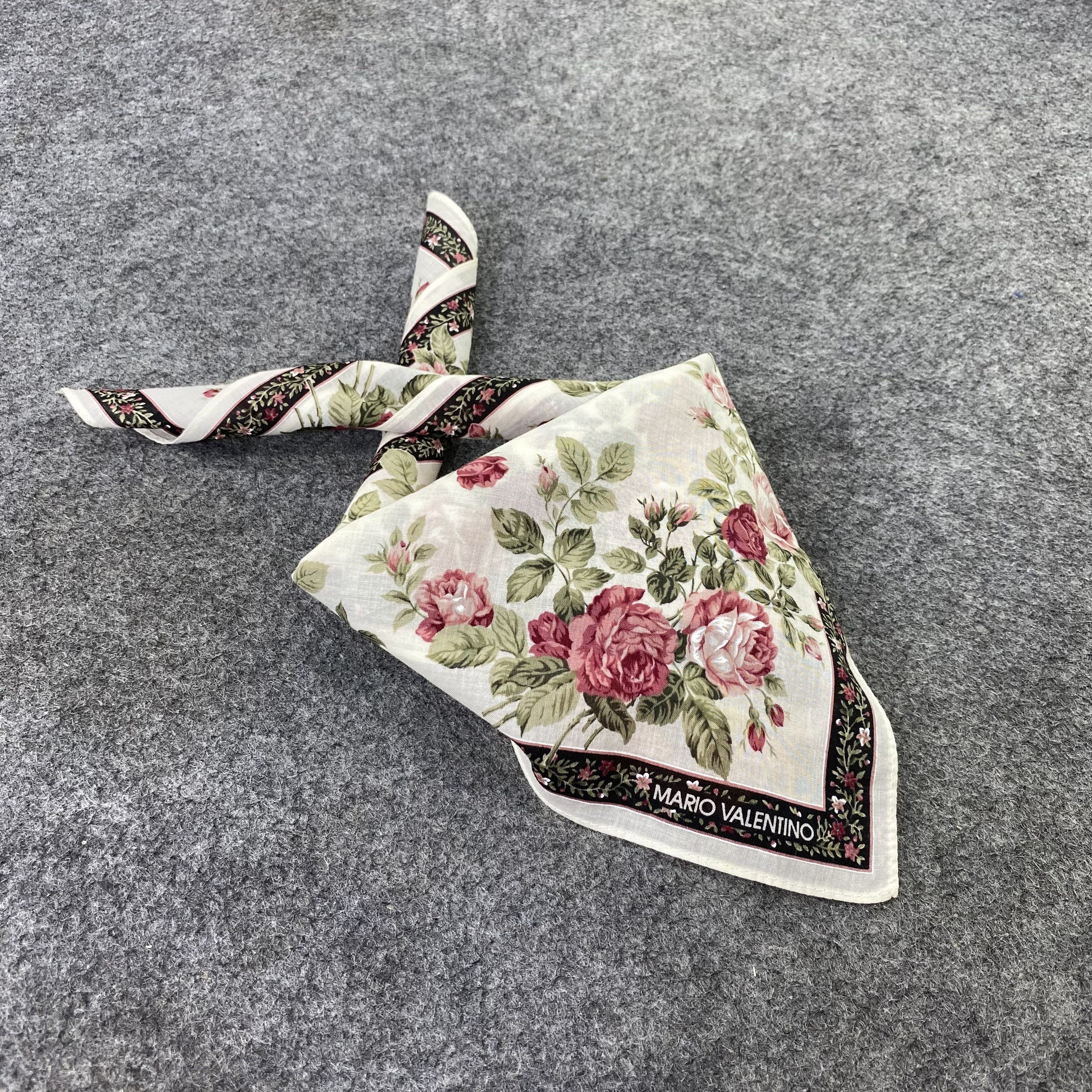 Valentino MARIO VALENTINO Handkerchie/Bandan/Neckerchie/Headscarf-B845 Size ONE SIZE - 1 Thumbnail