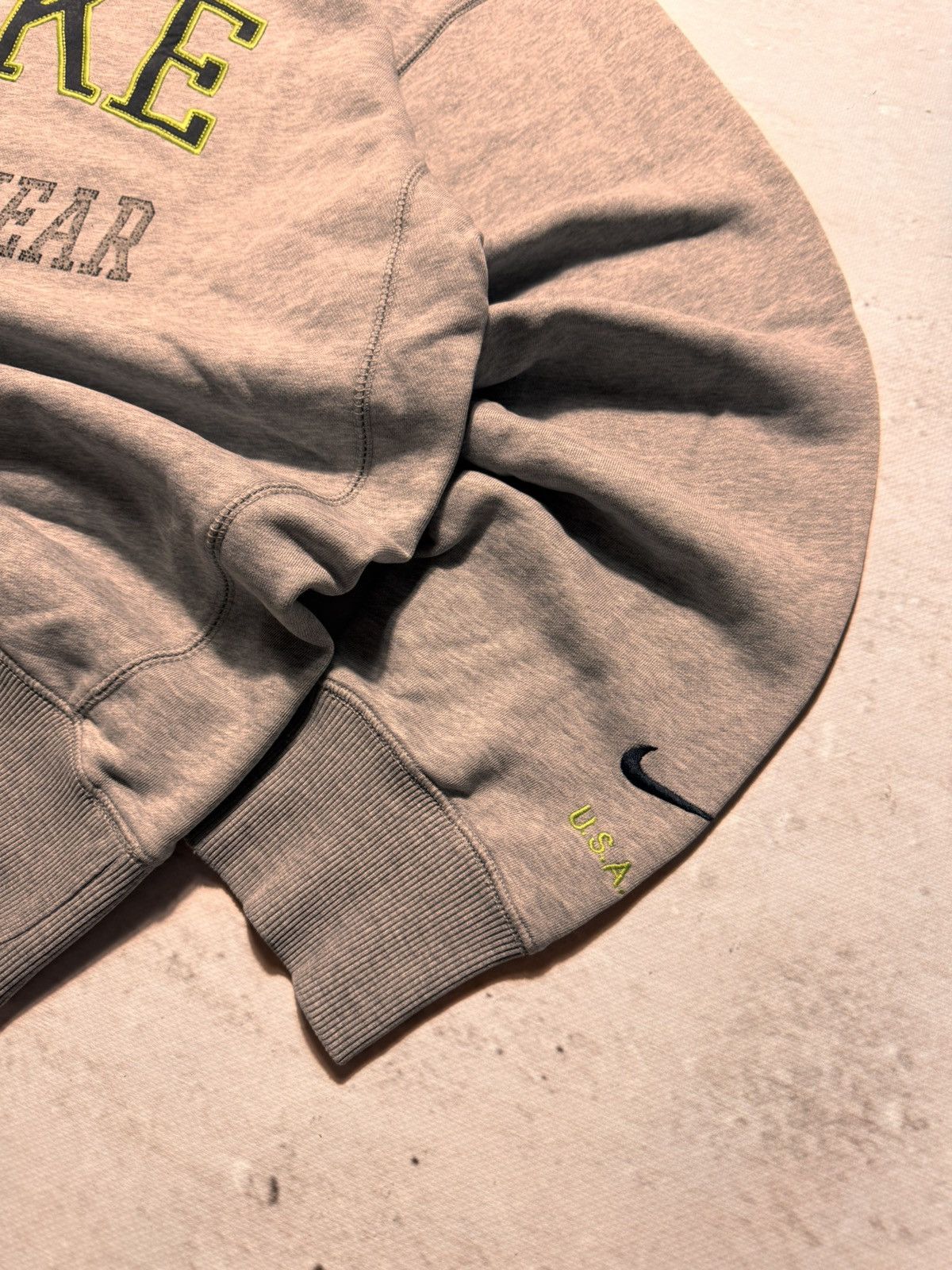 Nike × Vintage NIKE VINTAGE CENTER LOGO OVERSIZE BOXY SWEATSHIRT Size US XL / EU 56 / 4 - 4 Thumbnail