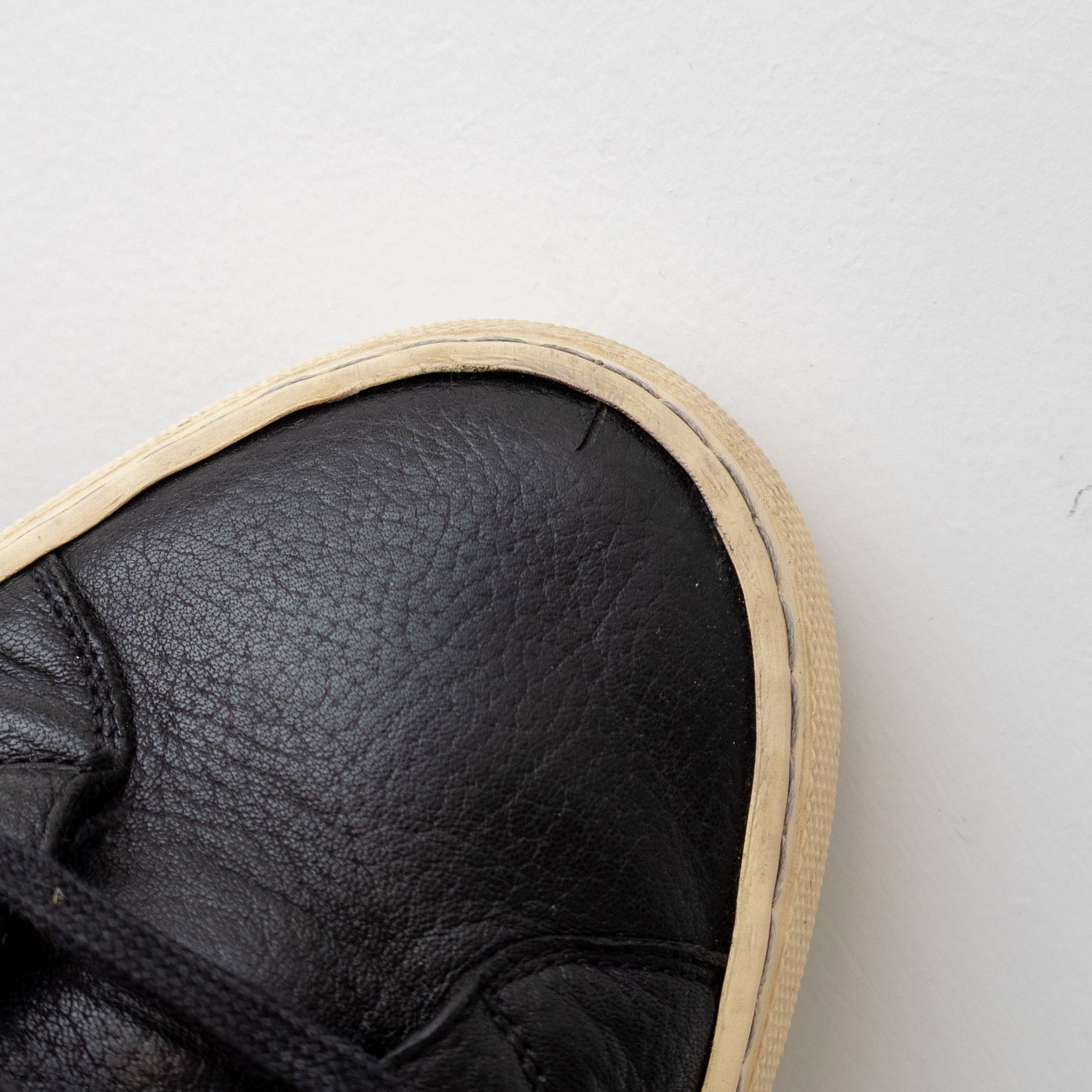 Common Projects Common Projects Black Leather Achilles Mid Top Sneakers 43 Size US 10 / EU 43 - 9 Thumbnail