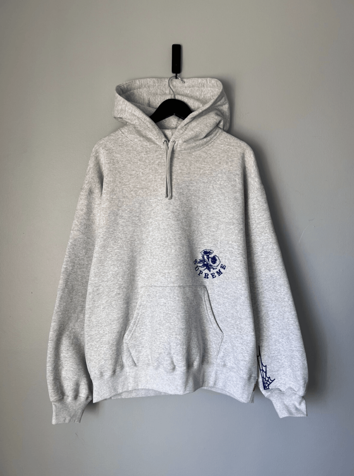 Supreme Supreme Weirdo Dave Wild Embroidery Sweatshirt in Gray Size US XL / EU 56 / 4 - 5 Thumbnail